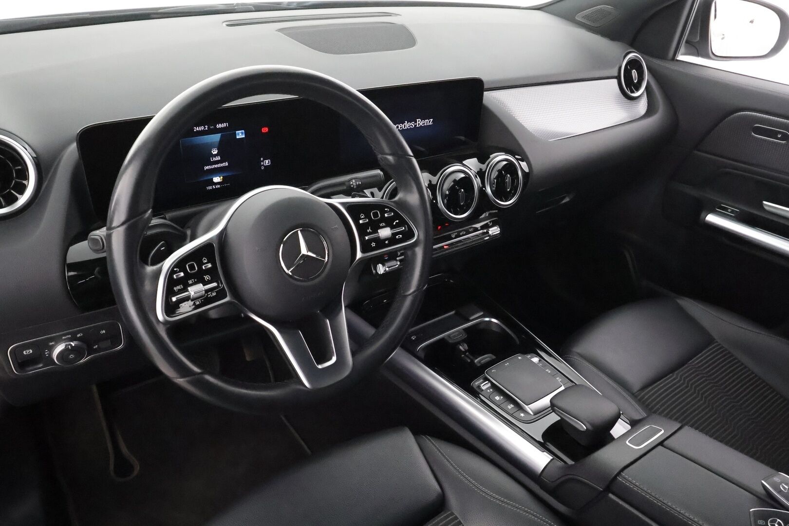 Mercedes-Benz GLA 2022 250 e A Business * Vakkari / Kaistavahti / P.Kamera / Puolinahat / LED / Sähköluukku / Lisälämmitin * - 1.Om Suomi-auto / Kahdet renkaat aluvanteilla / Juuri katsastettu - HULLUT AVAJAISHULINAT KORKOTARJOUS 3,29 %