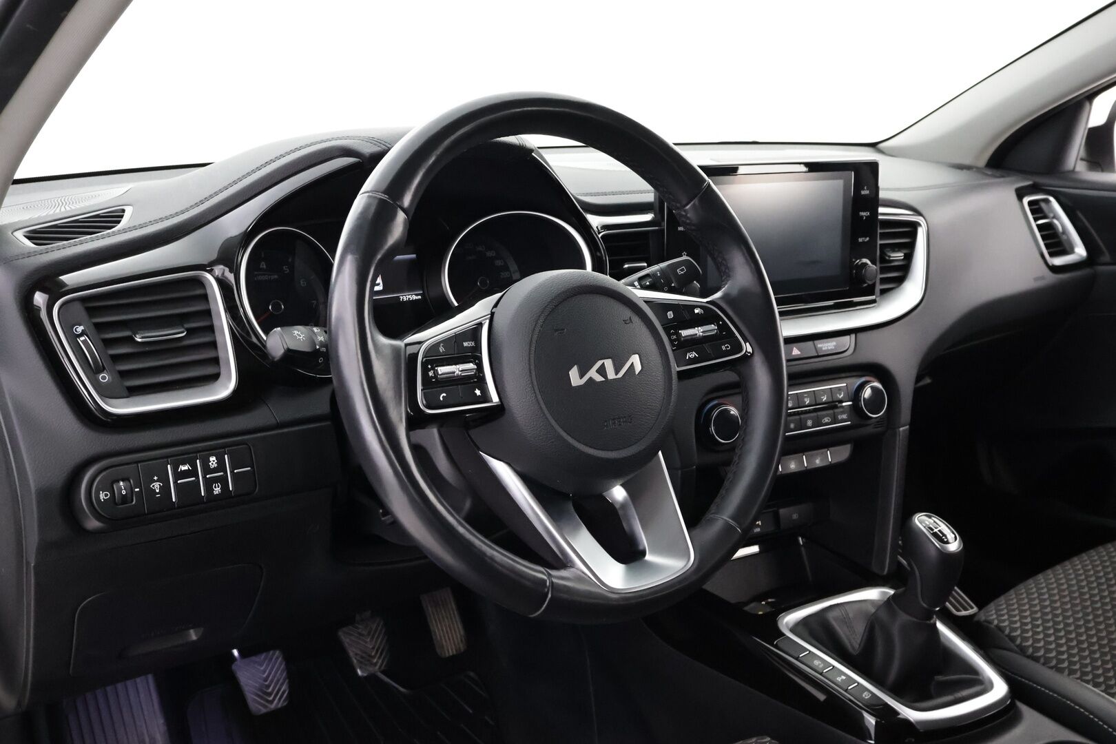 Kia Ceed 2022 1,5 T-GDI 160hv EX SW - Suomiauto | Vetokoukku | Peruutuskamera | Lohko&Sisäpistoke | Lane Assist | Apple&Android | Aut. Pitkät | Juuri tullut Tampereelle!