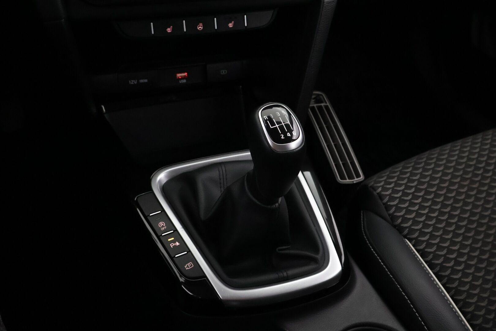 Kia Ceed 2022 1,5 T-GDI 160hv EX SW - Suomiauto | Vetokoukku | Peruutuskamera | Lohko&Sisäpistoke | Lane Assist | Apple&Android | Aut. Pitkät | Juuri tullut Tampereelle!