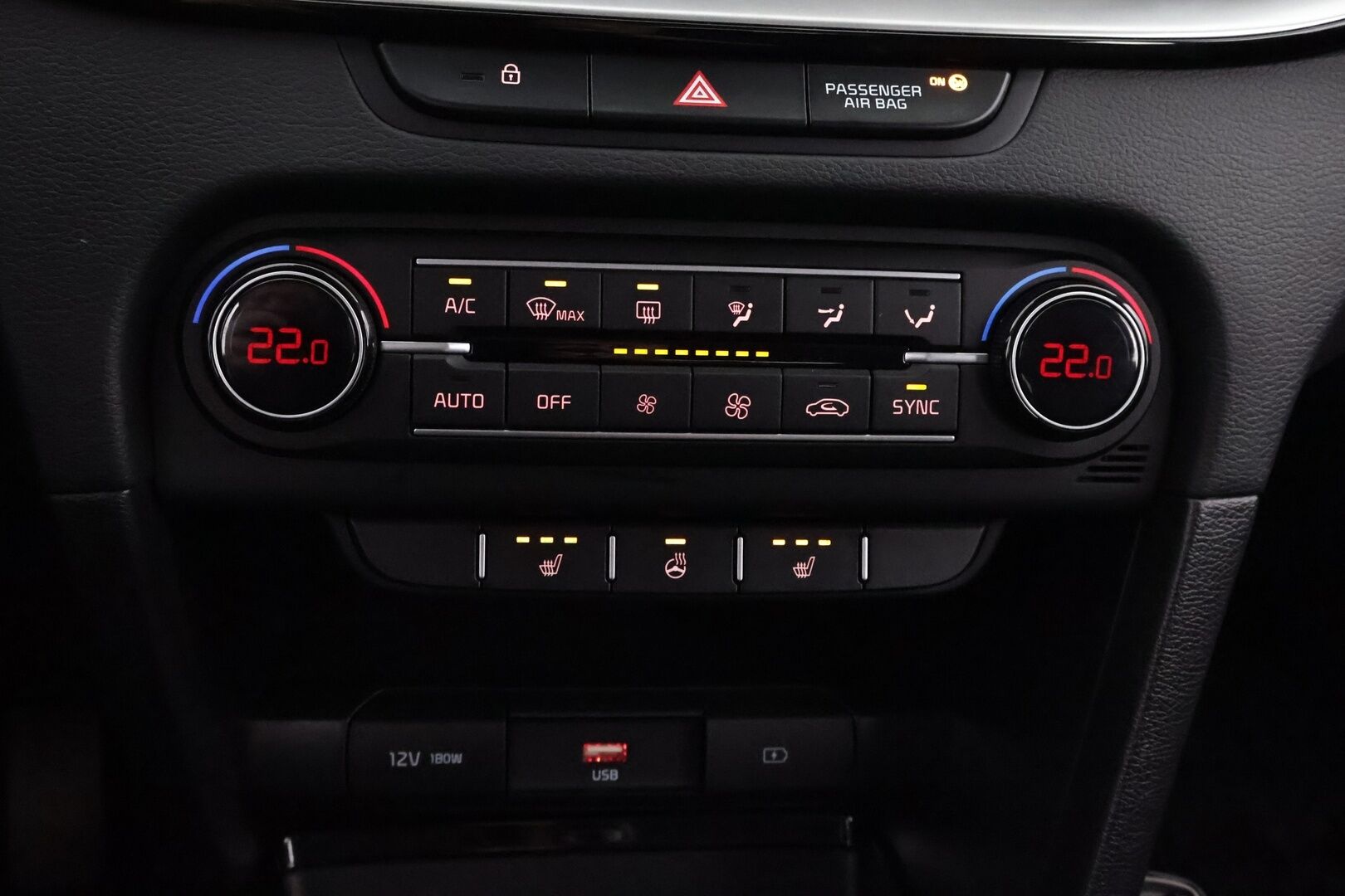 Kia Ceed 2022 1,5 T-GDI 160hv EX SW - Suomiauto | Vetokoukku | Peruutuskamera | Lohko&Sisäpistoke | Lane Assist | Apple&Android | Aut. Pitkät | Juuri tullut Tampereelle!