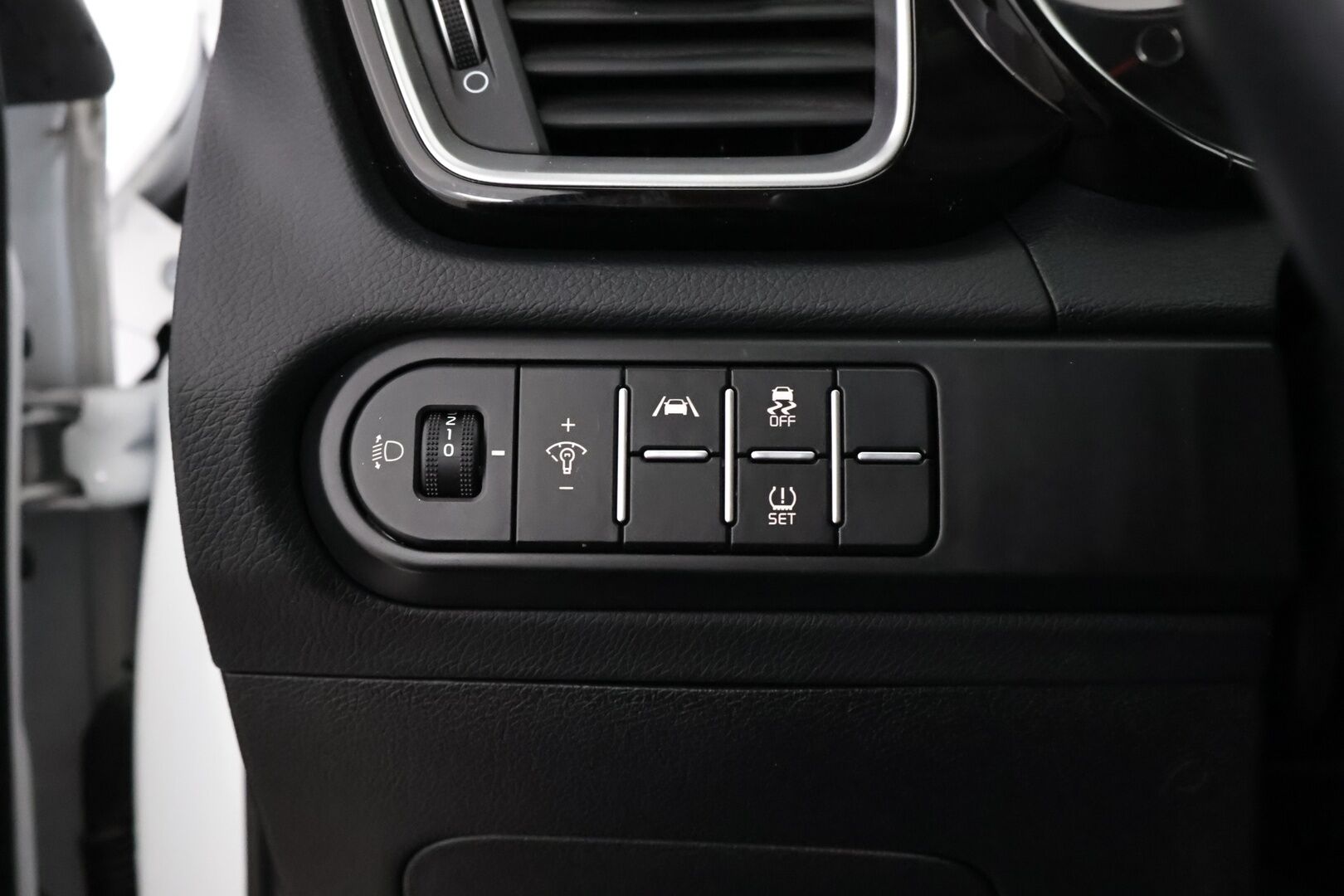Kia Ceed 2022 1,5 T-GDI 160hv EX SW - Suomiauto | Vetokoukku | Peruutuskamera | Lohko&Sisäpistoke | Lane Assist | Apple&Android | Aut. Pitkät | Juuri tullut Tampereelle!