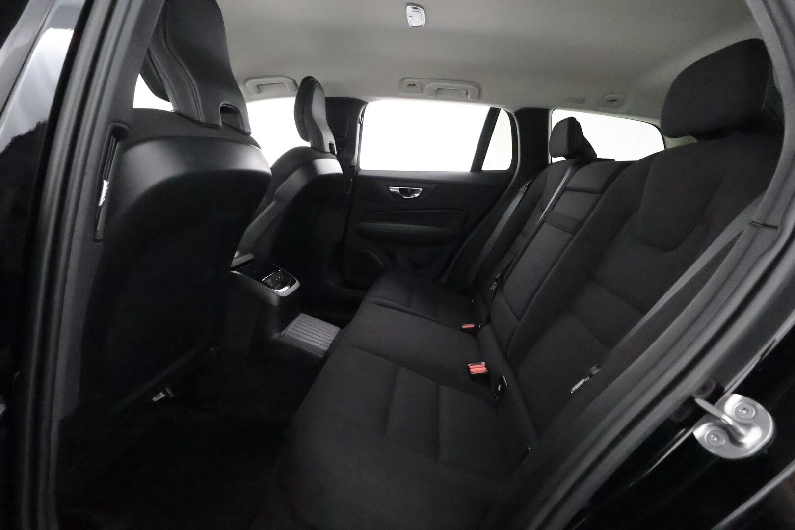 Volvo V60 2022 T6 AWD Long Range Inscription Expression Edition aut ** 1-Om Suomi auto / Adapt.vakkari / Koukku / Keyless - P.kamera / Apple&Android / Navi / Digimittari