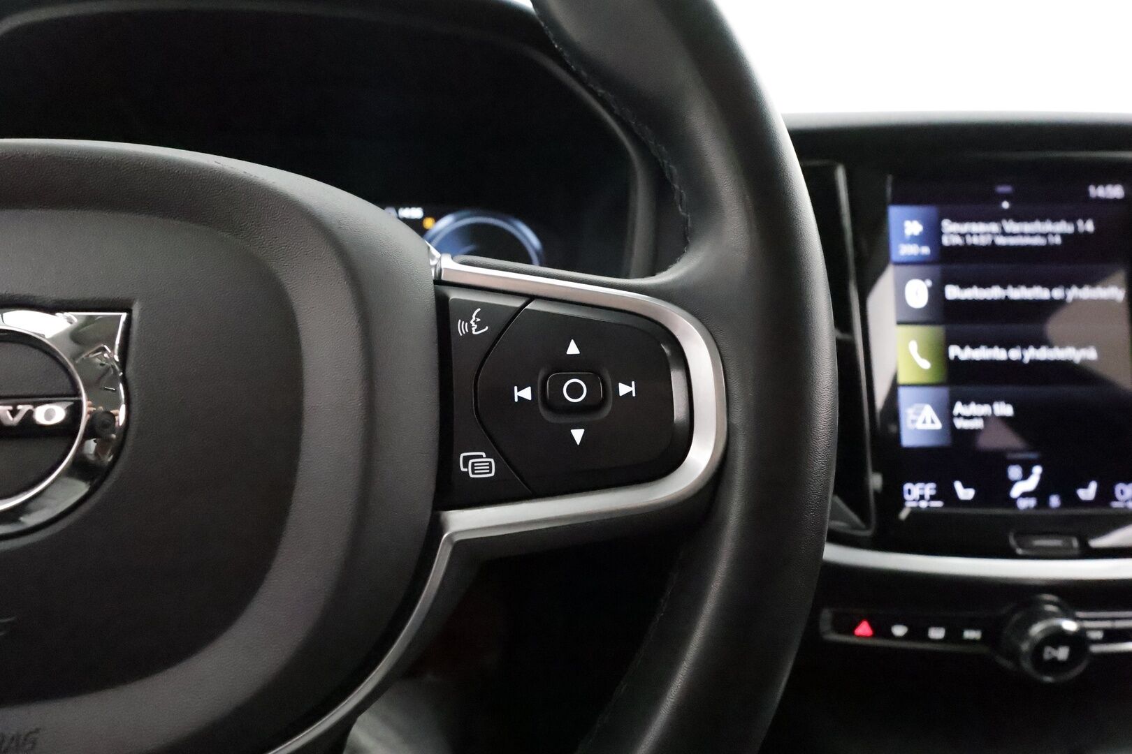 Volvo V60 2022 T6 AWD Long Range Inscription Expression Edition aut ** 1-Om Suomi auto / Adapt.vakkari / Koukku / Keyless - P.kamera / Apple&Android / Navi / Digimittari