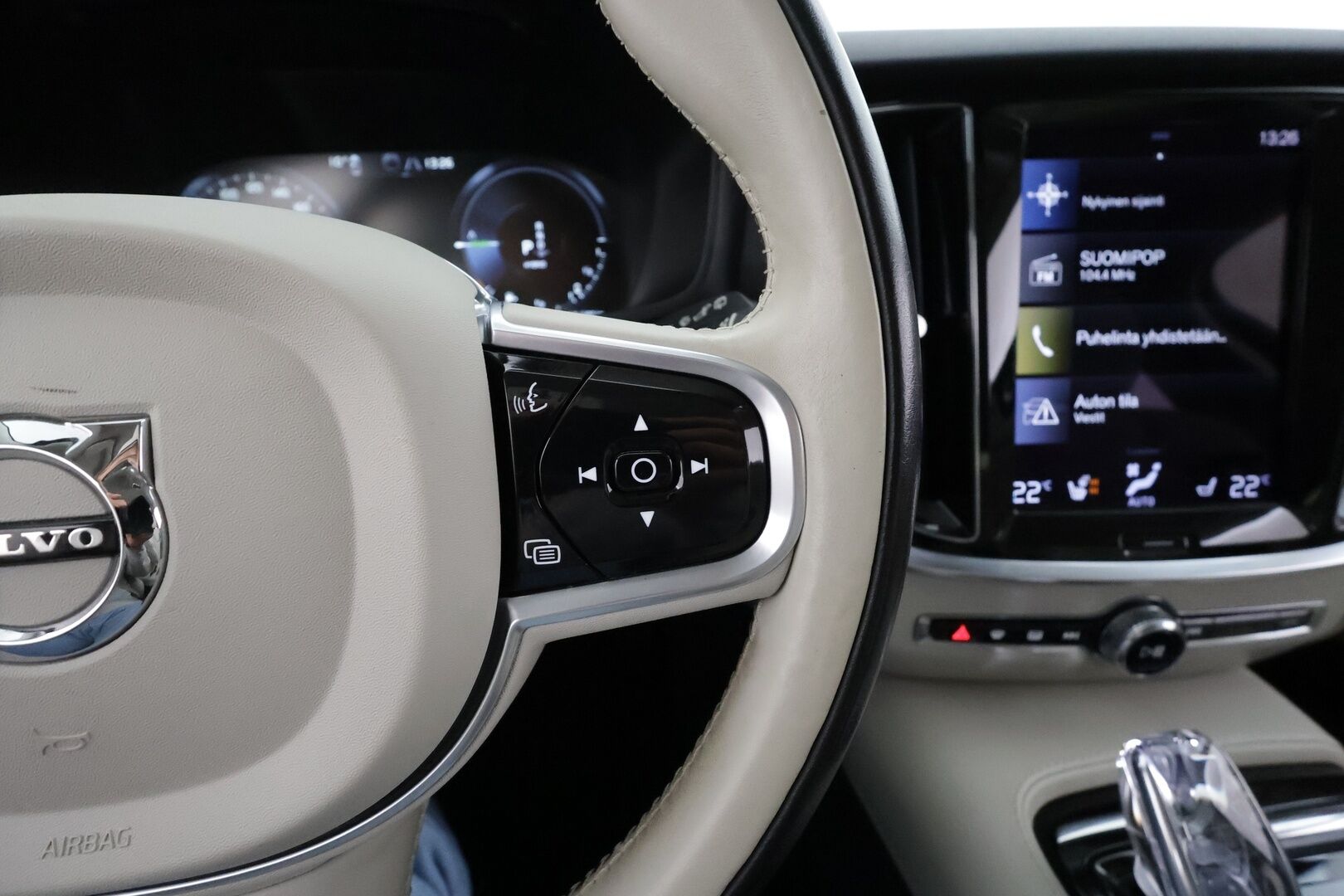 Volvo V60 2022 T6 AWD Long Range Inscription Edition aut * H&K / ACC / Webasto / Koukku / Muistipenkit / P.kamera / Sporttinahat * - 1.Om Suomi-auto / SoH 95,2 / 2x Vanteet - HULLUT AVAJAISHULINAT KORKOTARJOUS 3,29 %