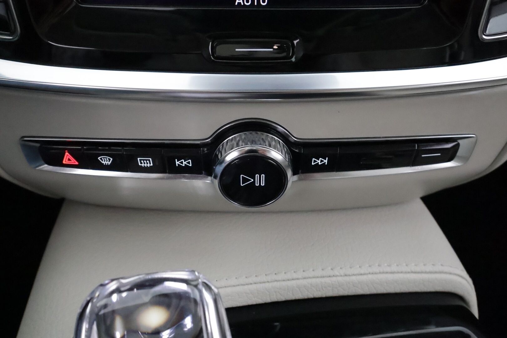 Volvo V60 2022 T6 AWD Long Range Inscription Edition aut * H&K / ACC / Webasto / Koukku / Muistipenkit / P.kamera / Sporttinahat * - 1.Om Suomi-auto / Akku kuntotarkastettu / 2x Vanteet