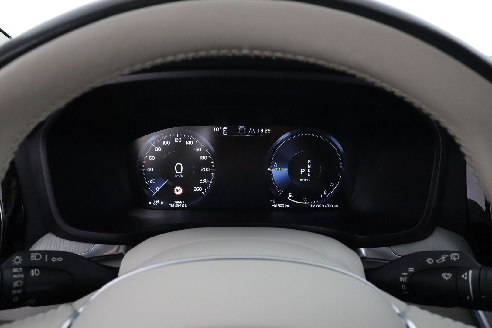 Volvo V60 2022 T6 AWD Long Range Inscription Edition aut * H&K / ACC / Webasto / Koukku / Muistipenkit / P.kamera / Sporttinahat * - 1.Om Suomi-auto / Akku kuntotarkastettu / 2x Vanteet