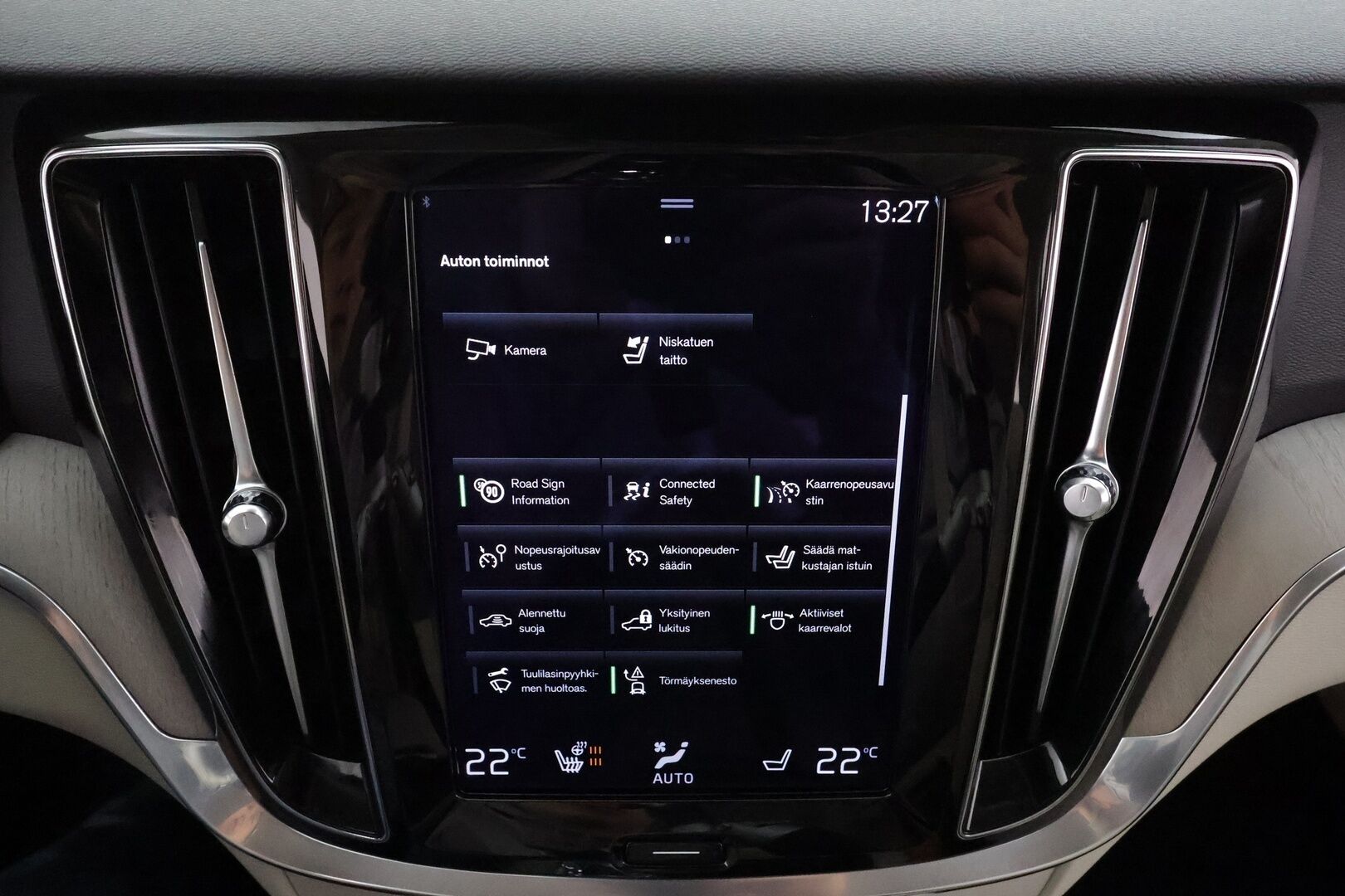 Volvo V60 2022 T6 AWD Long Range Inscription Edition aut * H&K / ACC / Webasto / Koukku / Muistipenkit / P.kamera / Sporttinahat * - 1.Om Suomi-auto / Akku kuntotarkastettu / 2x Vanteet