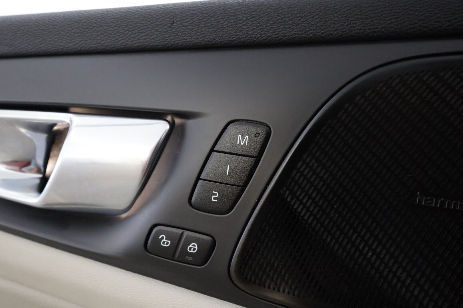 Volvo V60 2022 T6 AWD Long Range Inscription Edition aut * H&K / ACC / Webasto / Koukku / Muistipenkit / P.kamera / Sporttinahat * - 1.Om Suomi-auto / SoH 95,2 / 2x Vanteet - HULLUT AVAJAISHULINAT KORKOTARJOUS 3,29 %