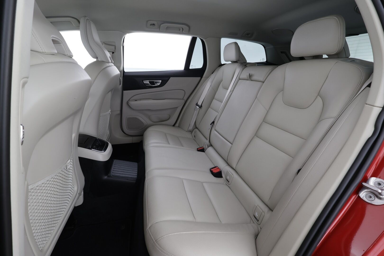 Volvo V60 2022 T6 AWD Long Range Inscription Edition aut * H&K / ACC / Webasto / Koukku / Muistipenkit / P.kamera / Sporttinahat * - 1.Om Suomi-auto / SoH 95,2 / 2x Vanteet - HULLUT AVAJAISHULINAT KORKOTARJOUS 3,29 %