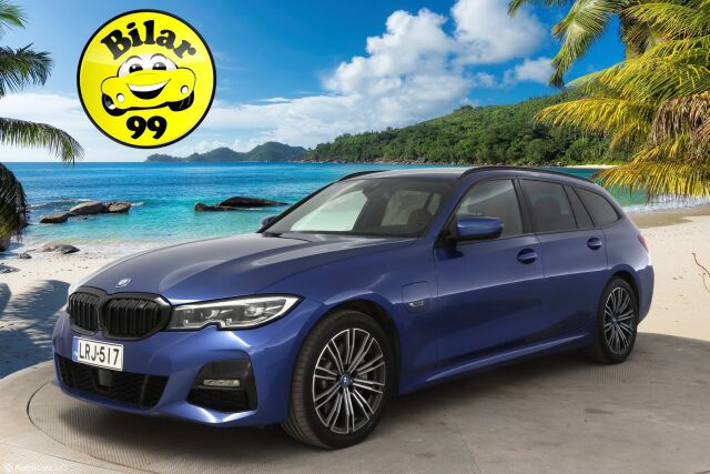 BMW 330 2022