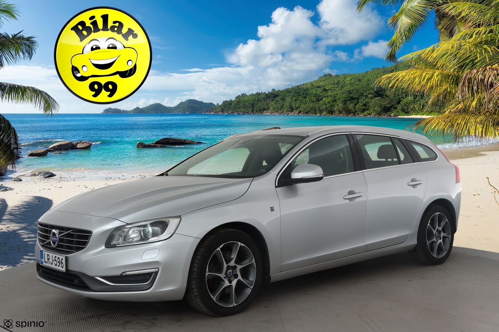 Volvo V60 2015 D4 AWD Ocean Race aut *Webasto / Vakkari / Koukku / P.tutkat / Digimittaristo / Nahat / BLIS* - Kahdet renkaat aluvanteilla / Juuri huollettu!