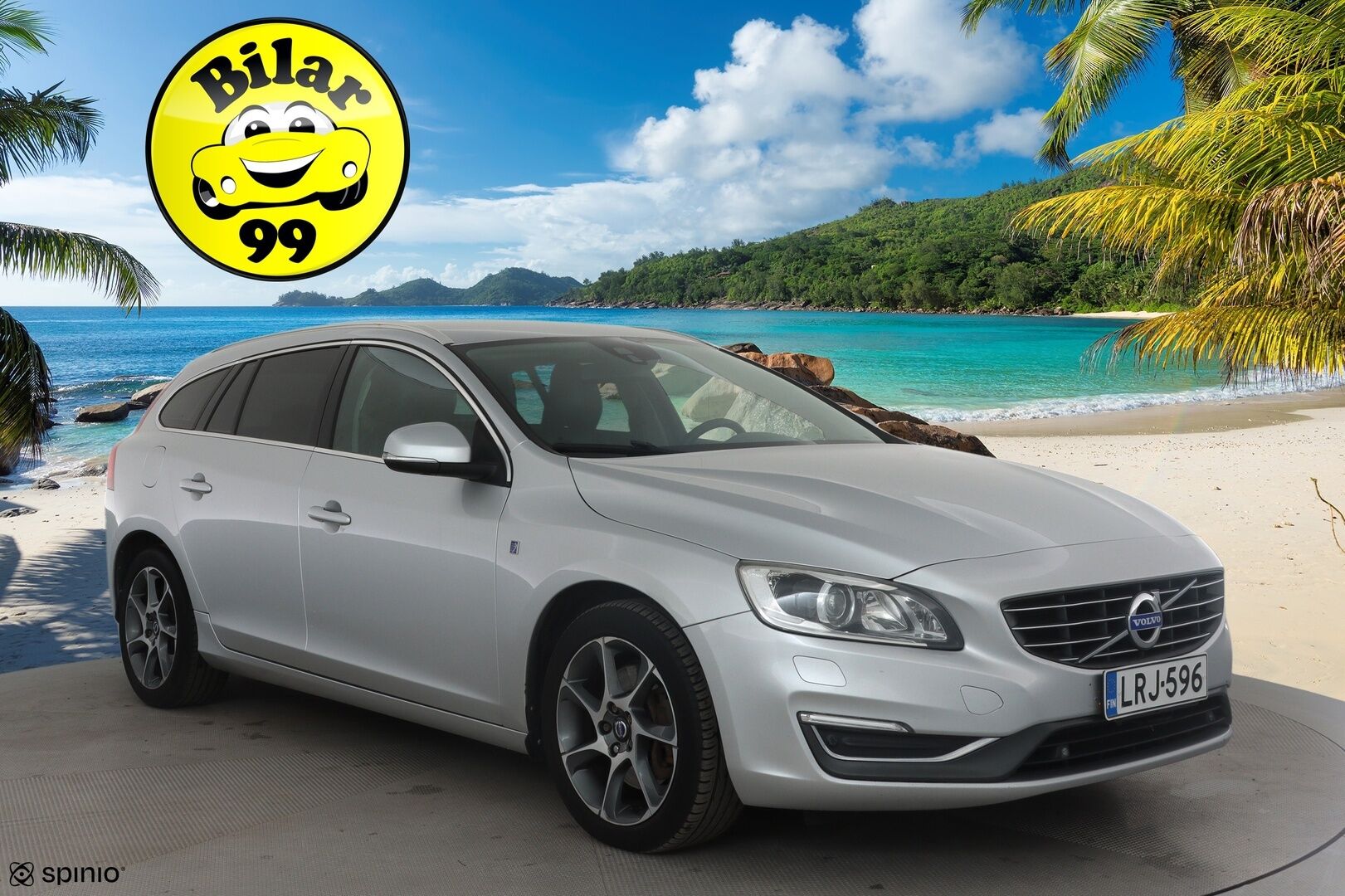 Volvo V60 2015 D4 AWD Ocean Race aut *Webasto / Vakkari / Koukku / P.tutkat / Digimittaristo / Nahat / BLIS* - Kahdet renkaat aluvanteilla / Juuri huollettu!