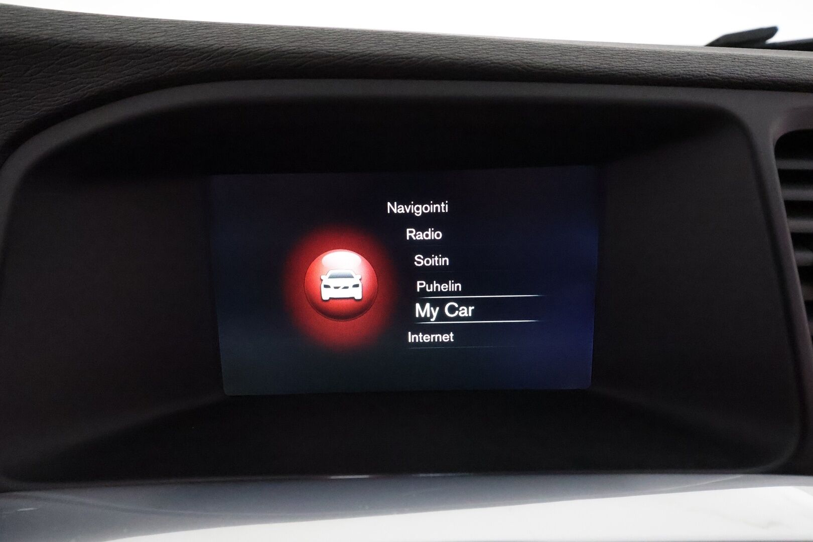 Volvo V60 2015 D4 AWD Ocean Race aut *Webasto / Vakkari / Koukku / P.tutkat / Digimittaristo / Nahat / BLIS* - Kahdet renkaat aluvanteilla / Juuri huollettu!
