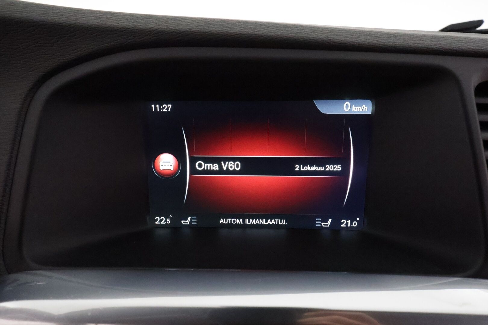 Volvo V60 2015 D4 AWD Ocean Race aut *Webasto / Vakkari / Koukku / P.tutkat / Digimittaristo / Nahat / BLIS* - Kahdet renkaat aluvanteilla / Juuri huollettu!