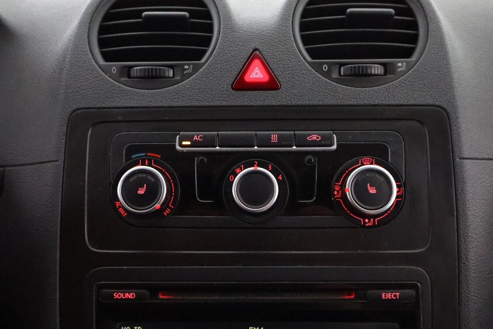 Volkswagen Caddy 2012 Trendline 2,0 TDI 81 kW, 4MOTION - ALV / Webasto / Vetokoukku / Puolinahkasisusta / Juuri tullut!