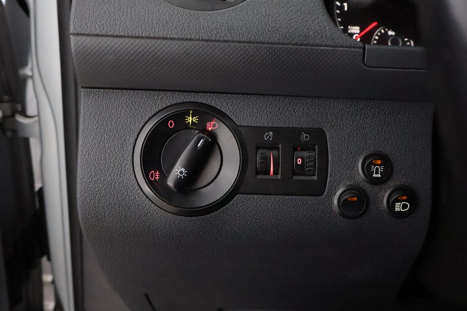 Volkswagen Caddy 2012 Trendline 2,0 TDI 81 kW, 4MOTION - ALV / Webasto / Vetokoukku / Puolinahkasisusta / Juuri tullut!