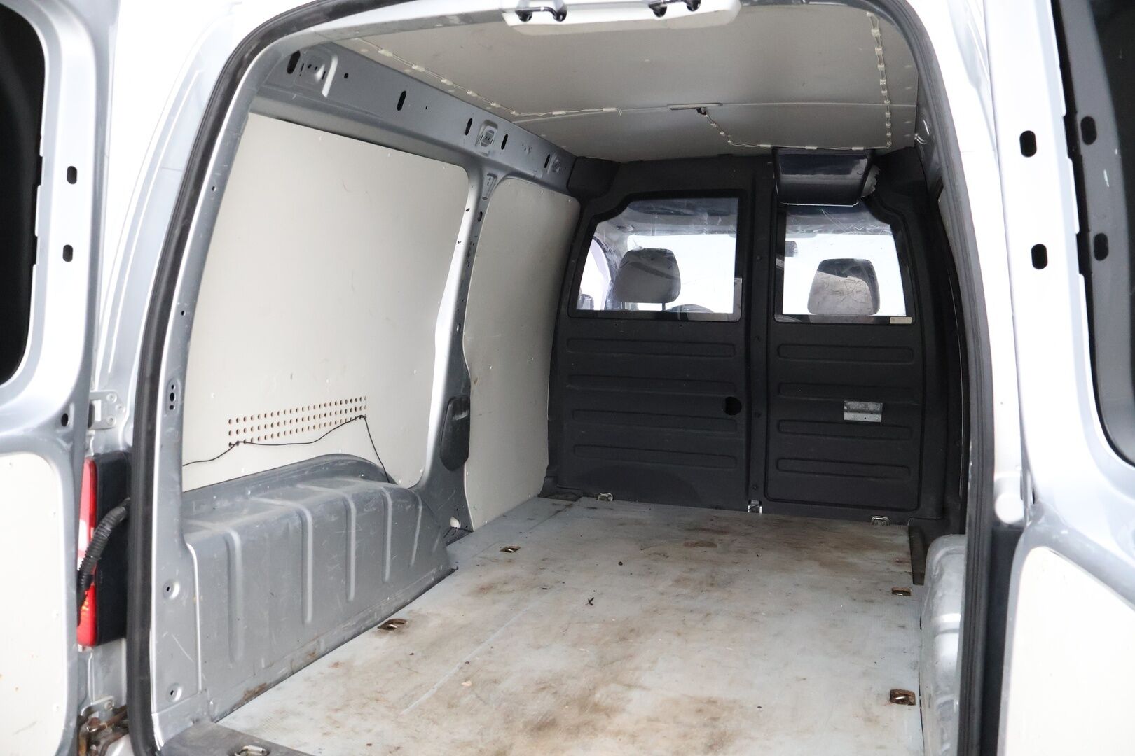 Volkswagen Caddy 2012 Trendline 2,0 TDI 81 kW, 4MOTION - ALV / Webasto / Vetokoukku / Puolinahkasisusta / Juuri tullut!