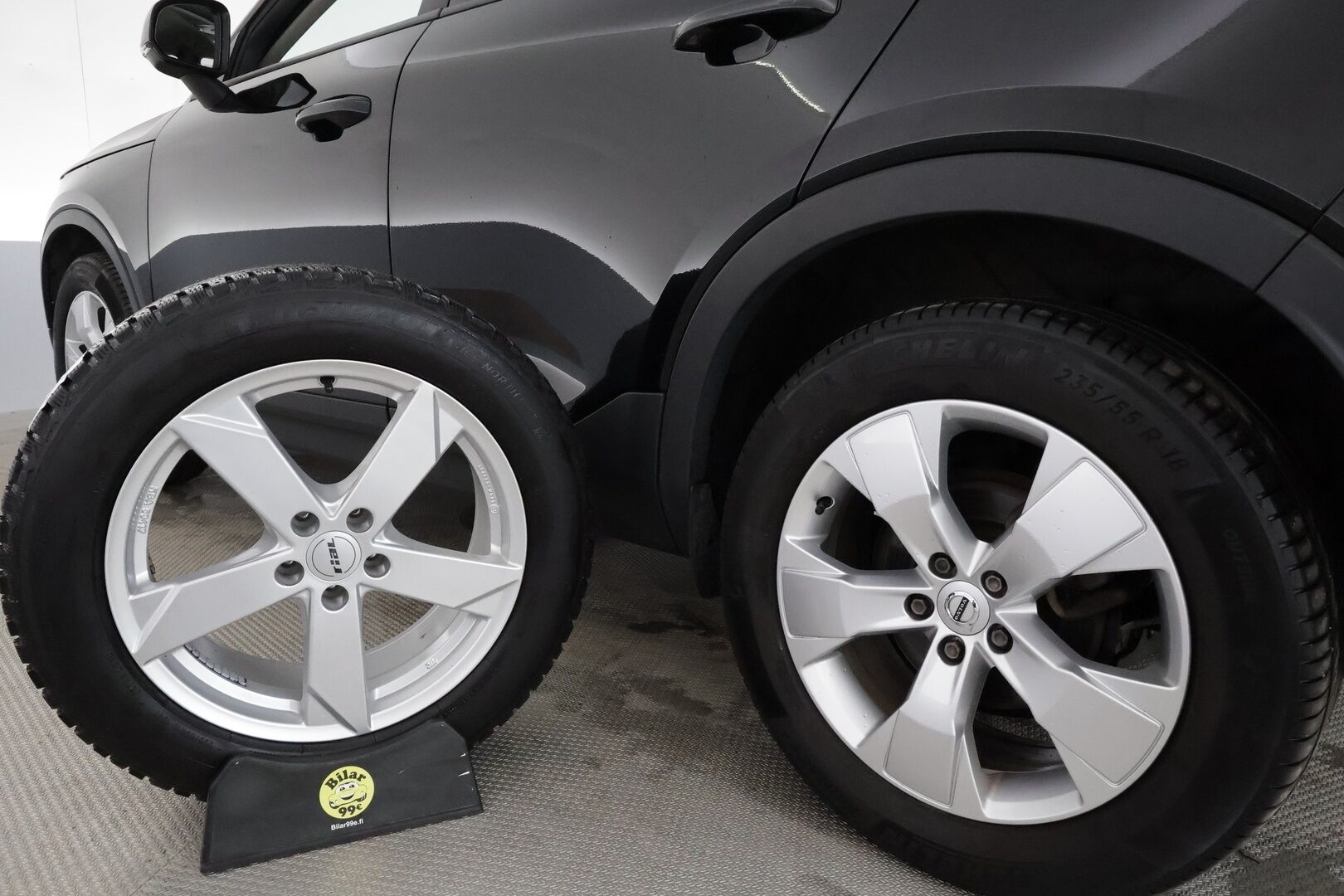 Volvo XC40 2022 T3 Business Edition aut. *Vakkari / P.kamera / Webasto / LED / Koukku / KeylessGo* - 3,99 % KORKOTARJOUS TÄHÄN AUTOON 28.9. ASTI! - 1.Om Suomi-auto / Kahdet renkaat aluvanteilla / Juuri huollettu!