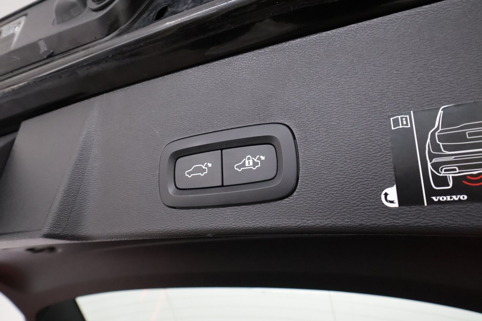 Volvo XC40 2022 T3 Business Edition aut. *Vakkari / P.kamera / Webasto / LED / Koukku / KeylessGo* - 3,99 % KORKOTARJOUS TÄHÄN AUTOON 28.9. ASTI! - 1.Om Suomi-auto / Kahdet renkaat aluvanteilla / Juuri huollettu!