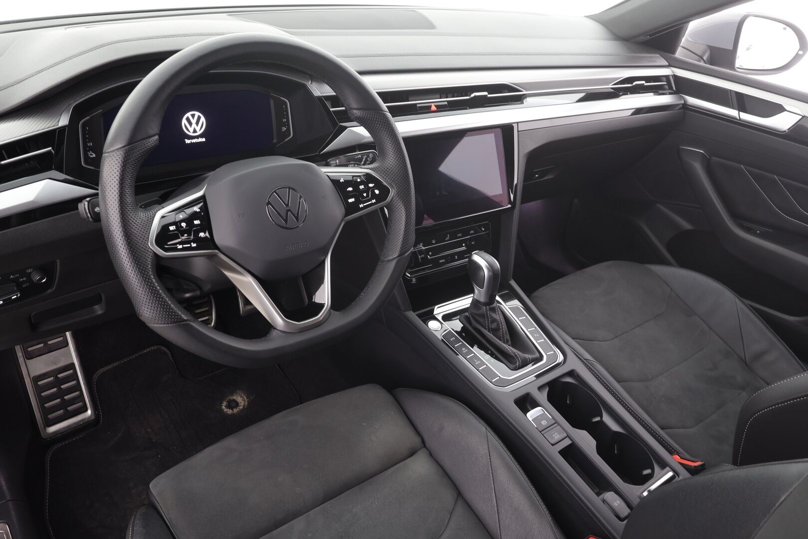 Volkswagen Arteon 2022 Shooting Brake R-Line Business eHybrid 160 kW DSG *ACC / Webasto / HUD / P.Kamera / Navi * - LED / 1-om Suomi-auto / 2x Latauskaapelit / Kahdet renkaat aluvanteilla