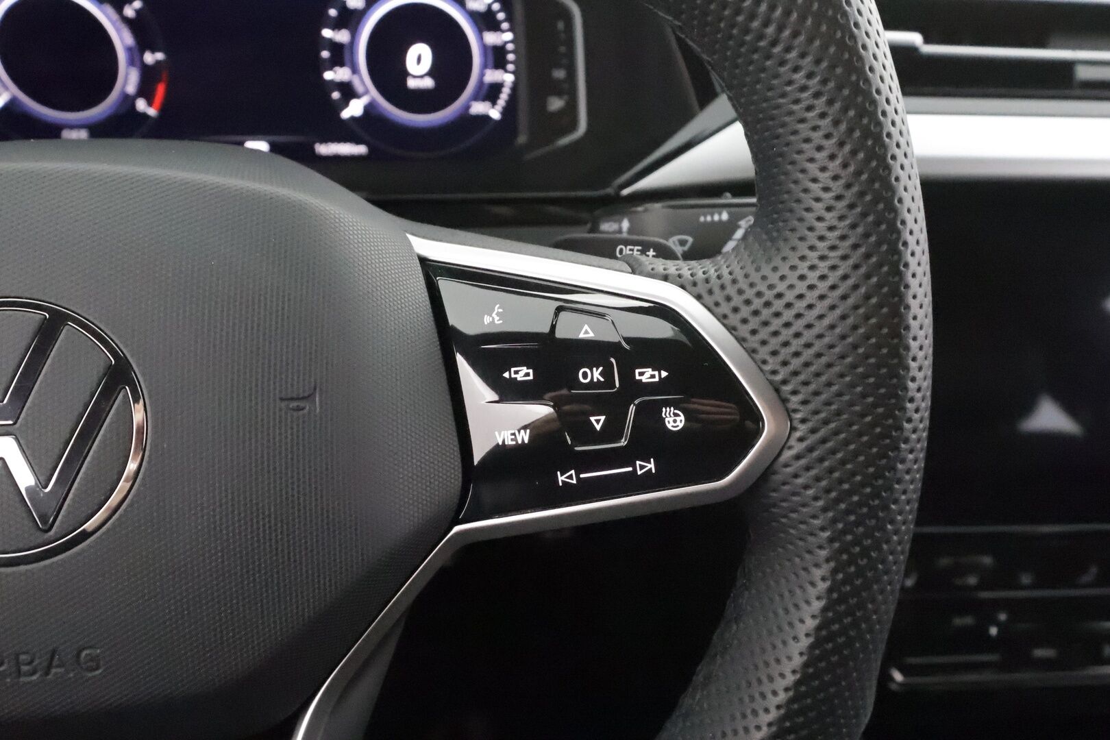 Volkswagen Arteon 2022 Shooting Brake R-Line Business eHybrid 160 kW DSG *ACC / Webasto / HUD / P.Kamera / Navi * - LED / 1-om Suomi-auto / 2x Latauskaapelit / Kahdet renkaat aluvanteilla