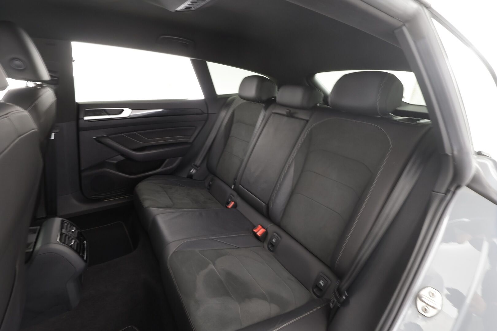 Volkswagen Arteon 2022 Shooting Brake R-Line Business eHybrid 160 kW DSG *ACC / Webasto / HUD / P.Kamera / Navi * - LED / 1-om Suomi-auto / 2x Latauskaapelit / Kahdet renkaat aluvanteilla