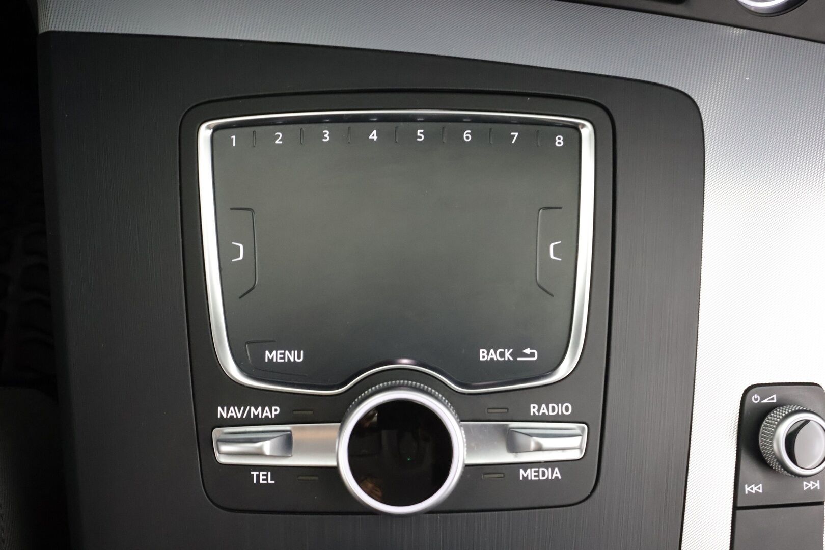 Audi Q5 2017 Business Sport 2,0 TDI 140 kW quattro S tronic * Webasto / Bang & Olufsen / Vetokoukku / Adapt.Vakkari / Sporttipenkit / Peruutustutkat - Kahdet renkaat / Siisti Yksilö / Tulossa Tampereelle!