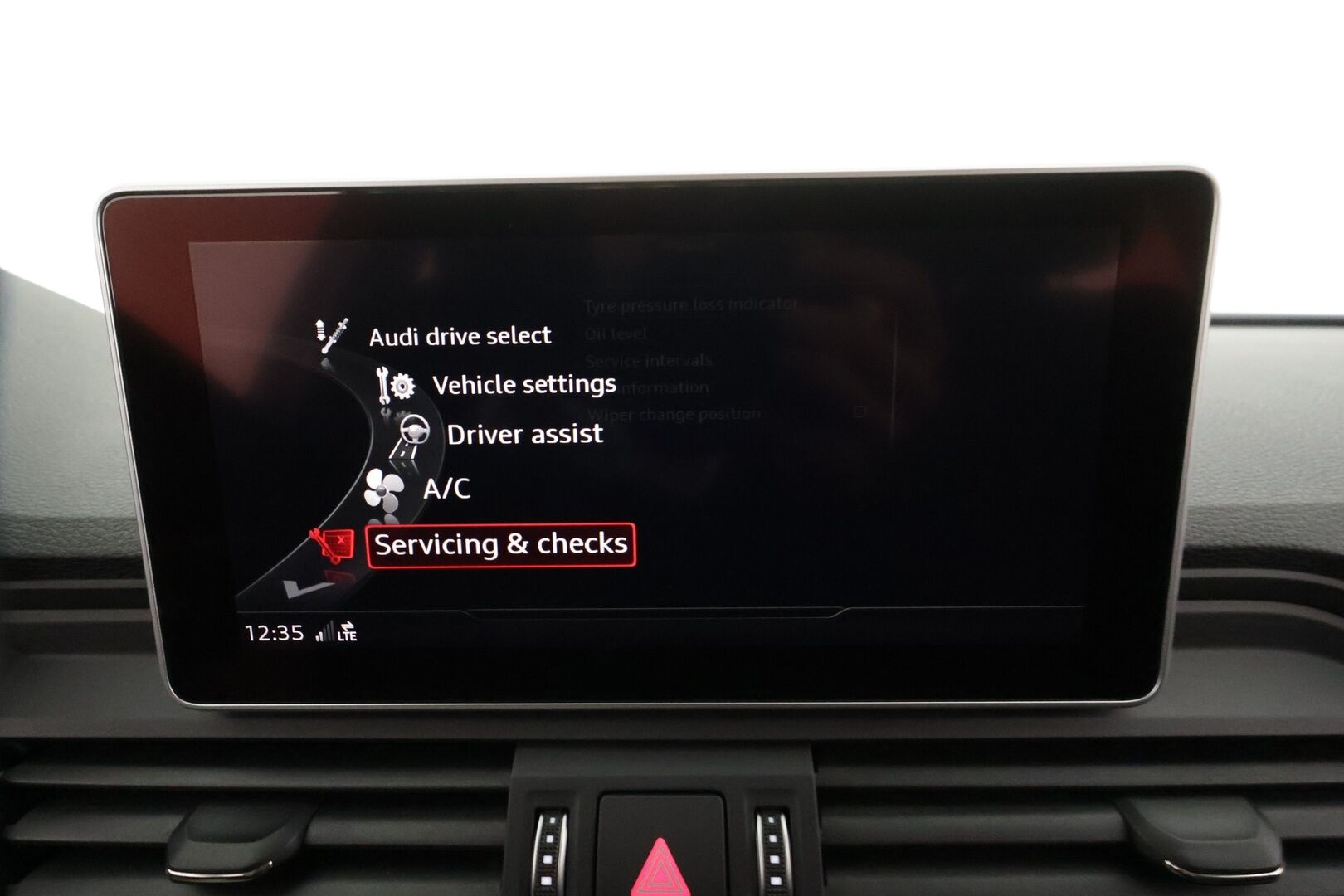 Audi Q5 2017 Business Sport 2,0 TDI 140 kW quattro S tronic * Webasto / Bang & Olufsen / Vetokoukku / Adapt.Vakkari / Sporttipenkit / Peruutustutkat - Kahdet renkaat / Siisti Yksilö / Poikkeukselliset varusteet! - HULLUT BLACKWEEK JATKOT - KORKOTARJOUS 2,49%