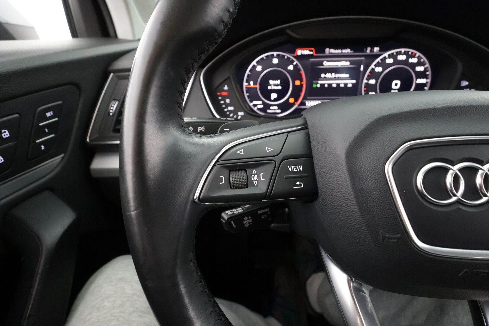 Audi Q5 2017 Business Sport 2,0 TDI 140 kW quattro S tronic * Webasto / Bang & Olufsen / Vetokoukku / Adapt.Vakkari / Sporttipenkit / Peruutustutkat - Kahdet renkaat / Siisti Yksilö / Poikkeukselliset varusteet! - HULLUT BLACKWEEK JATKOT - KORKOTARJOUS 2,49%