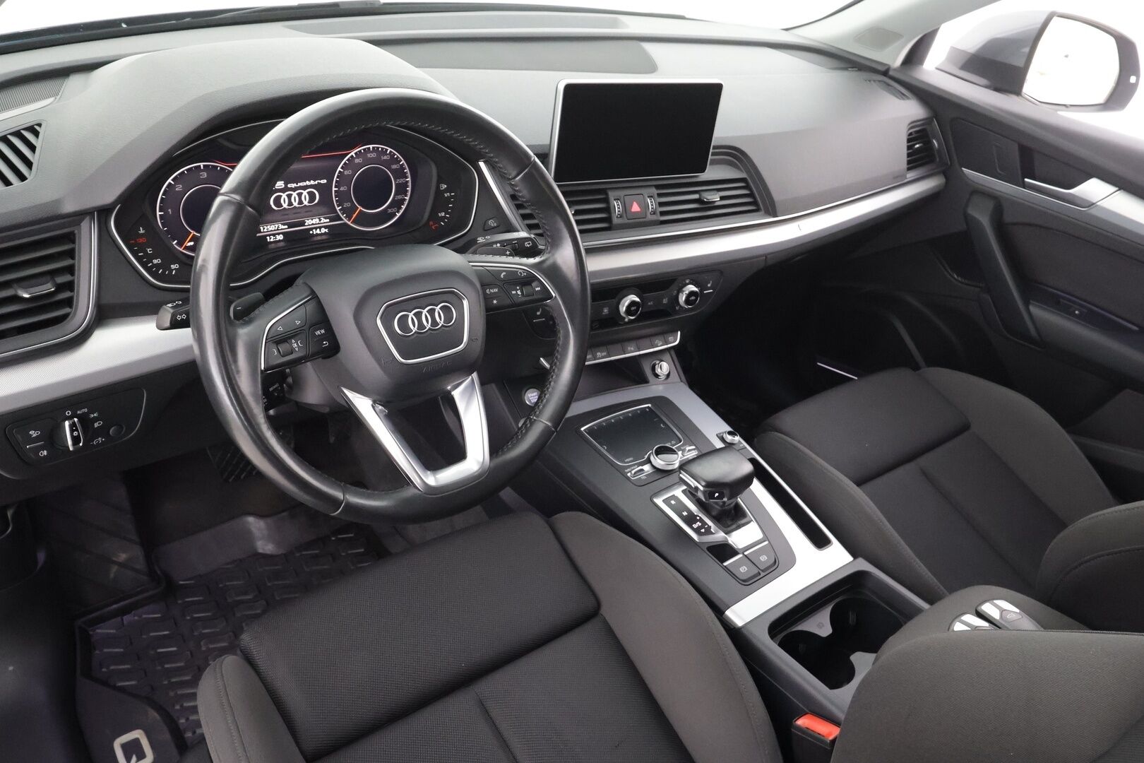 Audi Q5 2017 Business Sport 2,0 TDI 140 kW quattro S tronic * Webasto / Bang & Olufsen / Vetokoukku / Adapt.Vakkari / Sporttipenkit / Peruutustutkat - Kahdet renkaat / Siisti Yksilö / Tulossa Tampereelle!