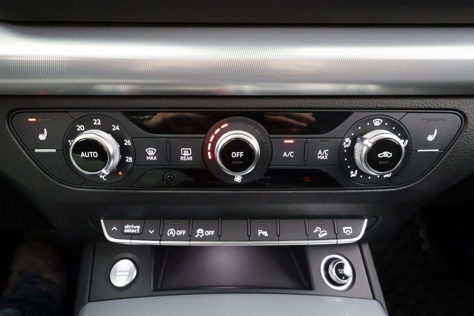 Audi Q5 2017 Business Sport 2,0 TDI 140 kW quattro S tronic * Webasto / Bang & Olufsen / Vetokoukku / Adapt.Vakkari / Sporttipenkit / Peruutustutkat - Kahdet renkaat / Siisti Yksilö / Tulossa Tampereelle!