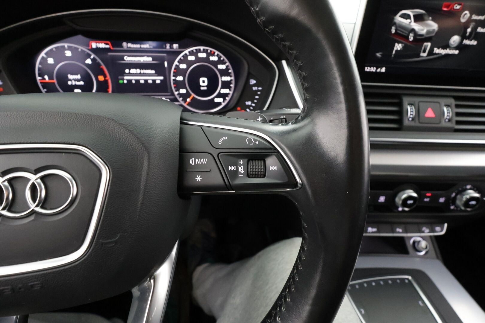 Audi Q5 2017 Business Sport 2,0 TDI 140 kW quattro S tronic * Webasto / Bang & Olufsen / Vetokoukku / Adapt.Vakkari / Sporttipenkit / Peruutustutkat - Kahdet renkaat / Siisti Yksilö / Tulossa Tampereelle!