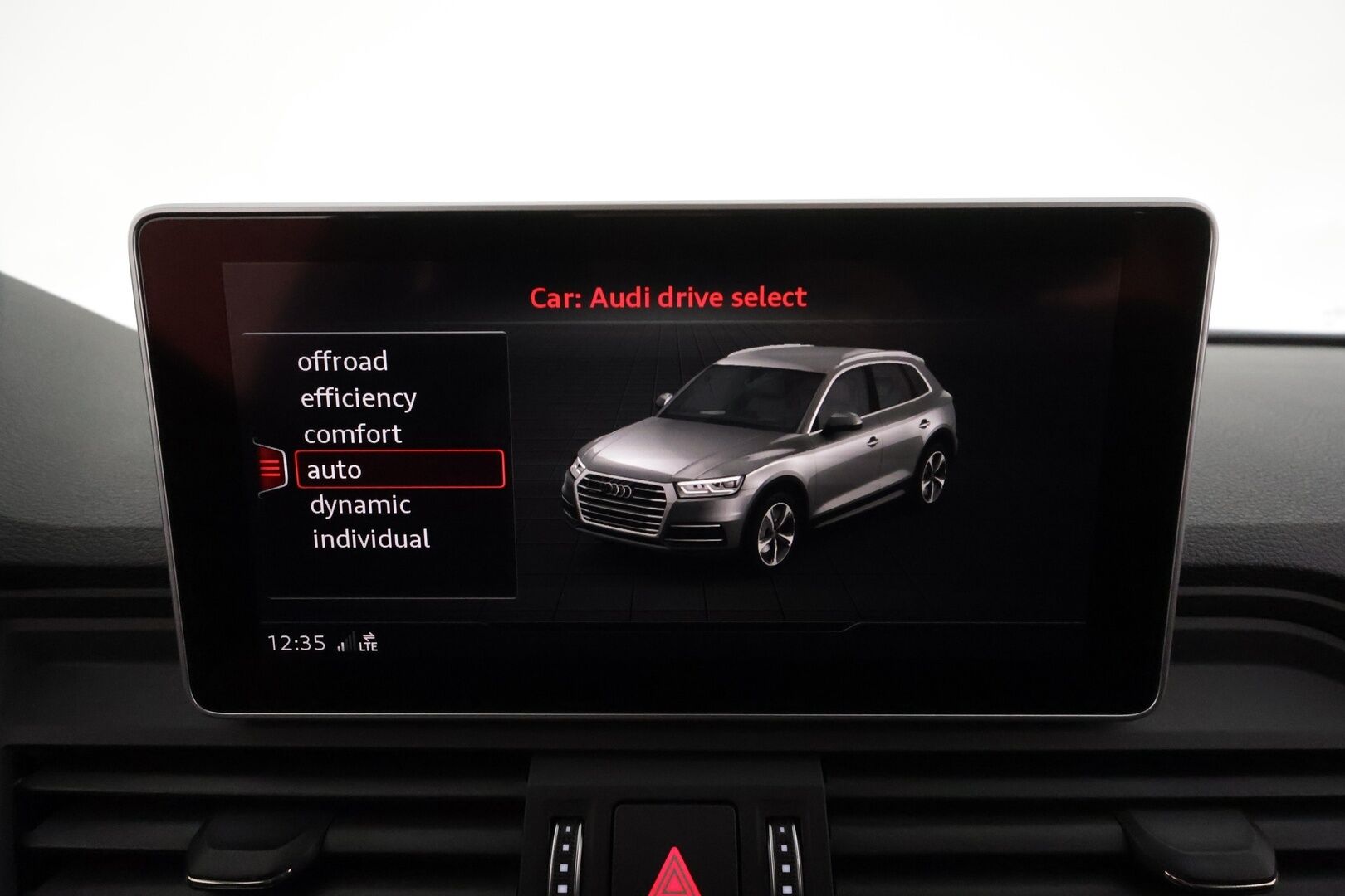 Audi Q5 2017 Business Sport 2,0 TDI 140 kW quattro S tronic * Webasto / Bang & Olufsen / Vetokoukku / Adapt.Vakkari / Sporttipenkit / Peruutustutkat - Kahdet renkaat / Siisti Yksilö / Tulossa Tampereelle!
