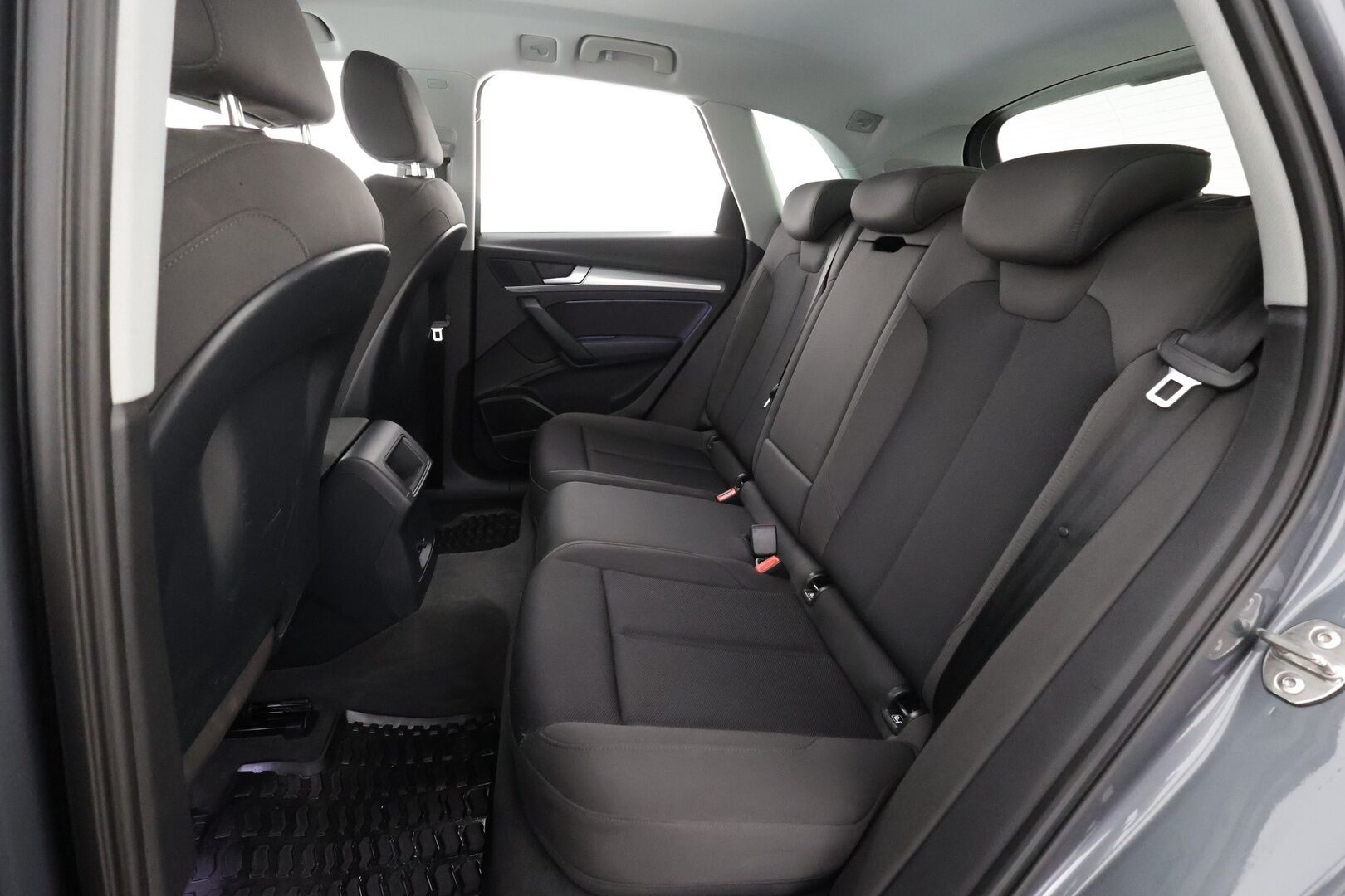 Audi Q5 2017 Business Sport 2,0 TDI 140 kW quattro S tronic * Webasto / Bang & Olufsen / Vetokoukku / Adapt.Vakkari / Sporttipenkit / Peruutustutkat - Kahdet renkaat / Siisti Yksilö / Poikkeukselliset varusteet! - HULLUT BLACKWEEK JATKOT - KORKOTARJOUS 2,49%