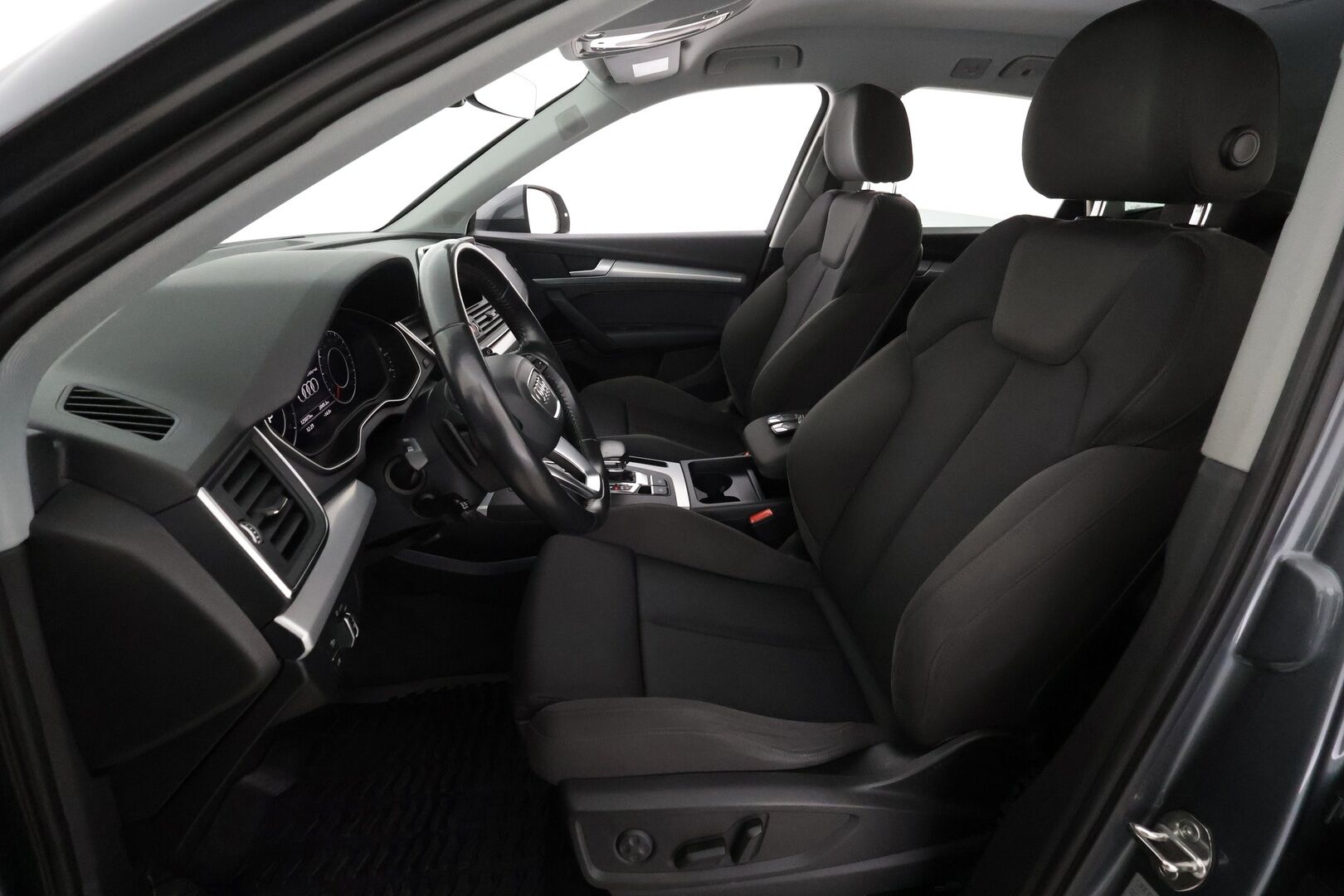 Audi Q5 2017 Business Sport 2,0 TDI 140 kW quattro S tronic * Webasto / Bang & Olufsen / Vetokoukku / Adapt.Vakkari / Sporttipenkit / Peruutustutkat - Kahdet renkaat / Siisti Yksilö / Tulossa Tampereelle!