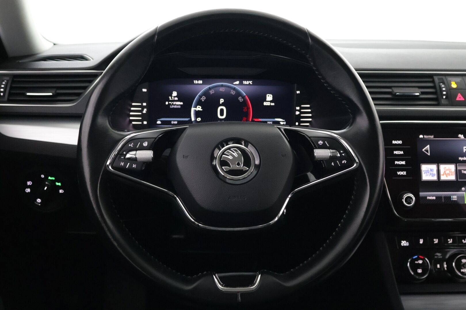Skoda Superb 2022 1.5 TSI ACT Ambition DSG Autom. - | Webasto | Ilmastoidut nahat | Muistipenkki | Koukku | Digimittaristo | Keyless | Ratinlämmitin | Apple CarPlay |
