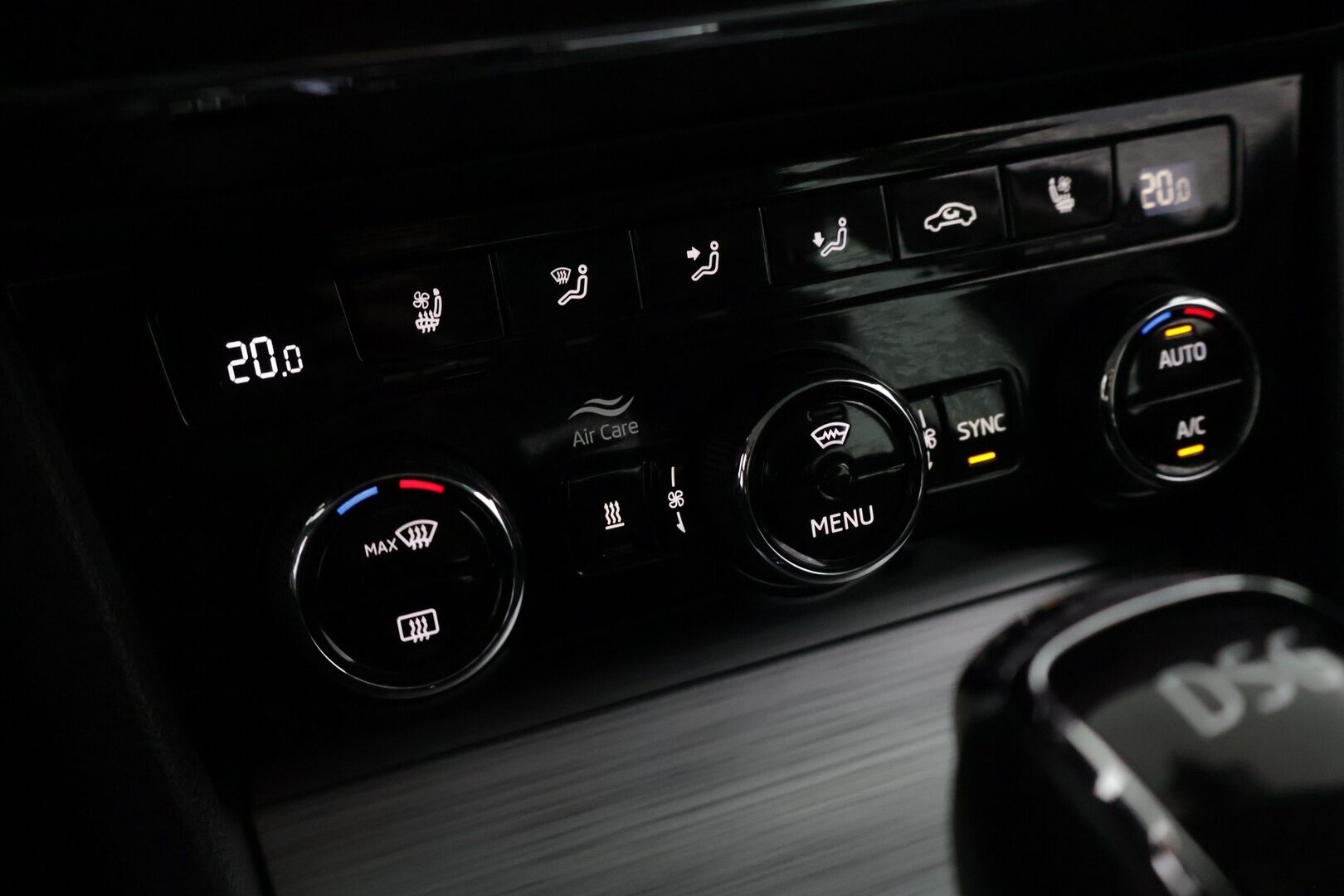 Skoda Superb 2022 1.5 TSI ACT Ambition DSG Autom. - | Webasto | Ilmastoidut nahat | Muistipenkki | Koukku | Digimittaristo | Keyless | Ratinlämmitin | Apple CarPlay |