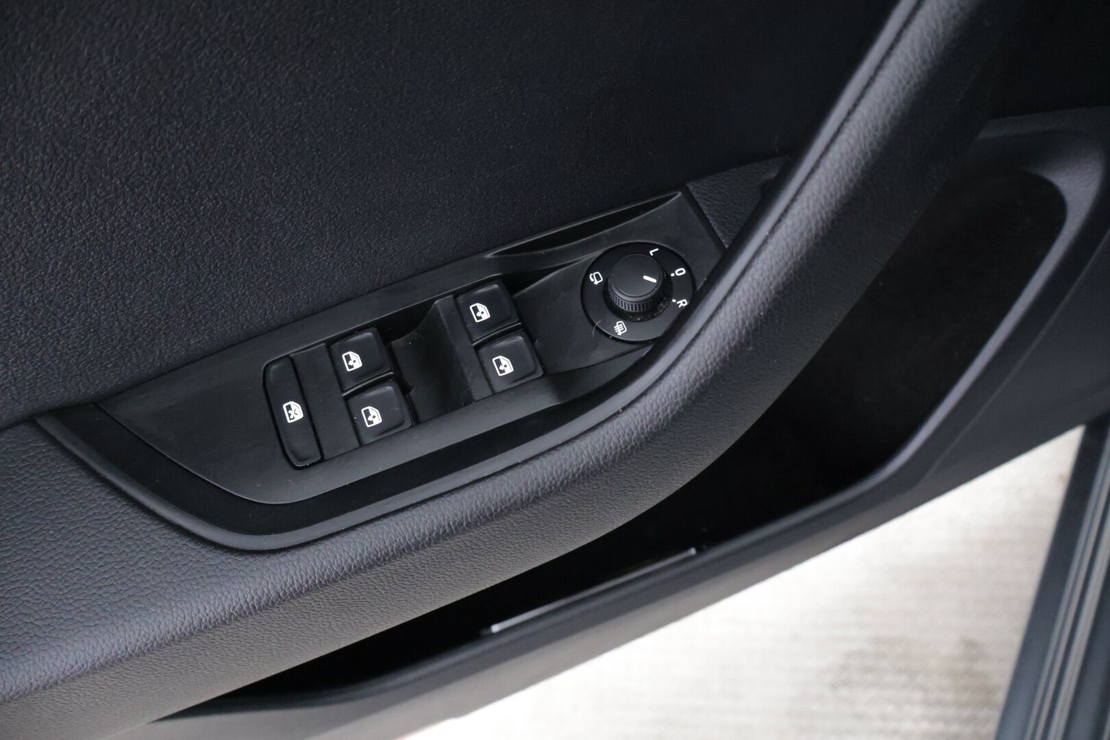 Skoda Superb 2022 1.5 TSI ACT Ambition DSG Autom. - | Webasto | Ilmastoidut nahat | Muistipenkki | Koukku | Digimittaristo | Keyless | Ratinlämmitin | Apple CarPlay |