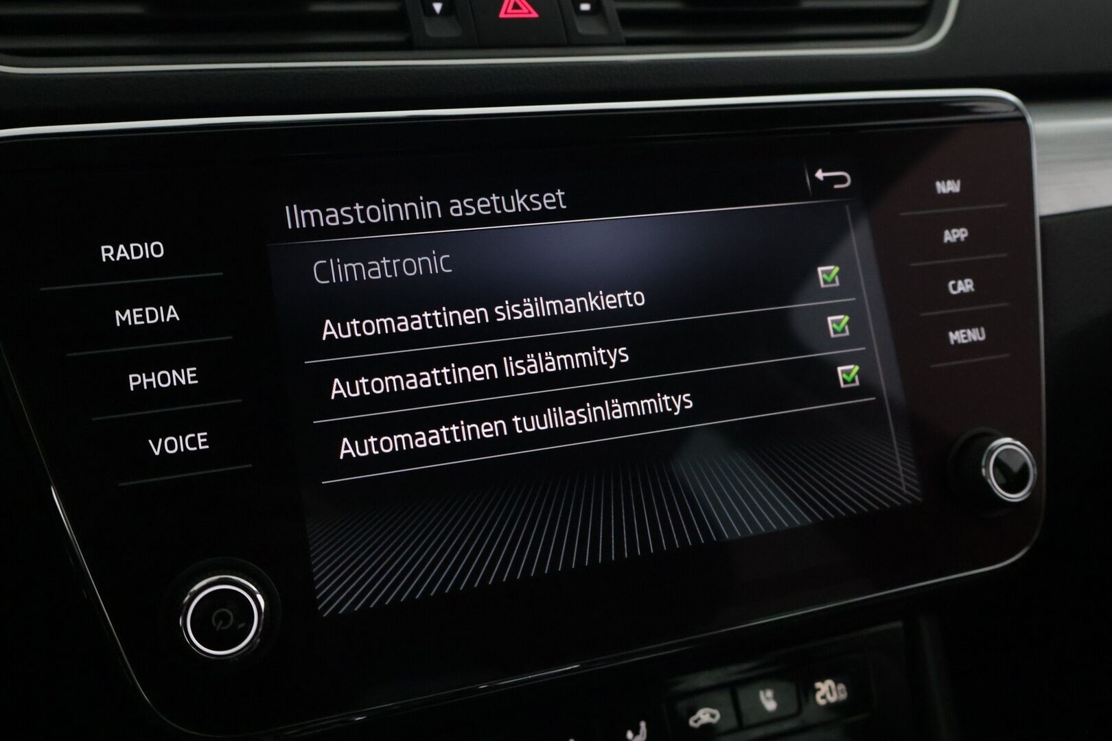Skoda Superb 2022 1.5 TSI ACT Ambition DSG Autom. - | Webasto | Ilmastoidut nahat | Muistipenkki | Koukku | Digimittaristo | Keyless | Ratinlämmitin | Apple CarPlay |