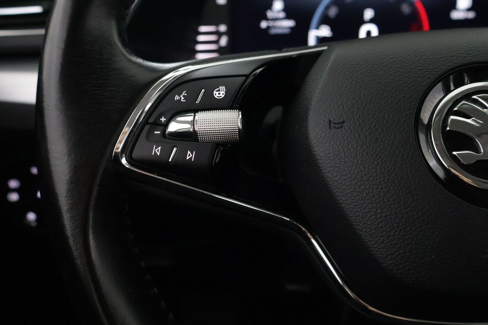 Skoda Superb 2022 1.5 TSI ACT Ambition DSG Autom. - | Webasto | Ilmastoidut nahat | Muistipenkki | Koukku | Digimittaristo | Keyless | Ratinlämmitin | Apple CarPlay |