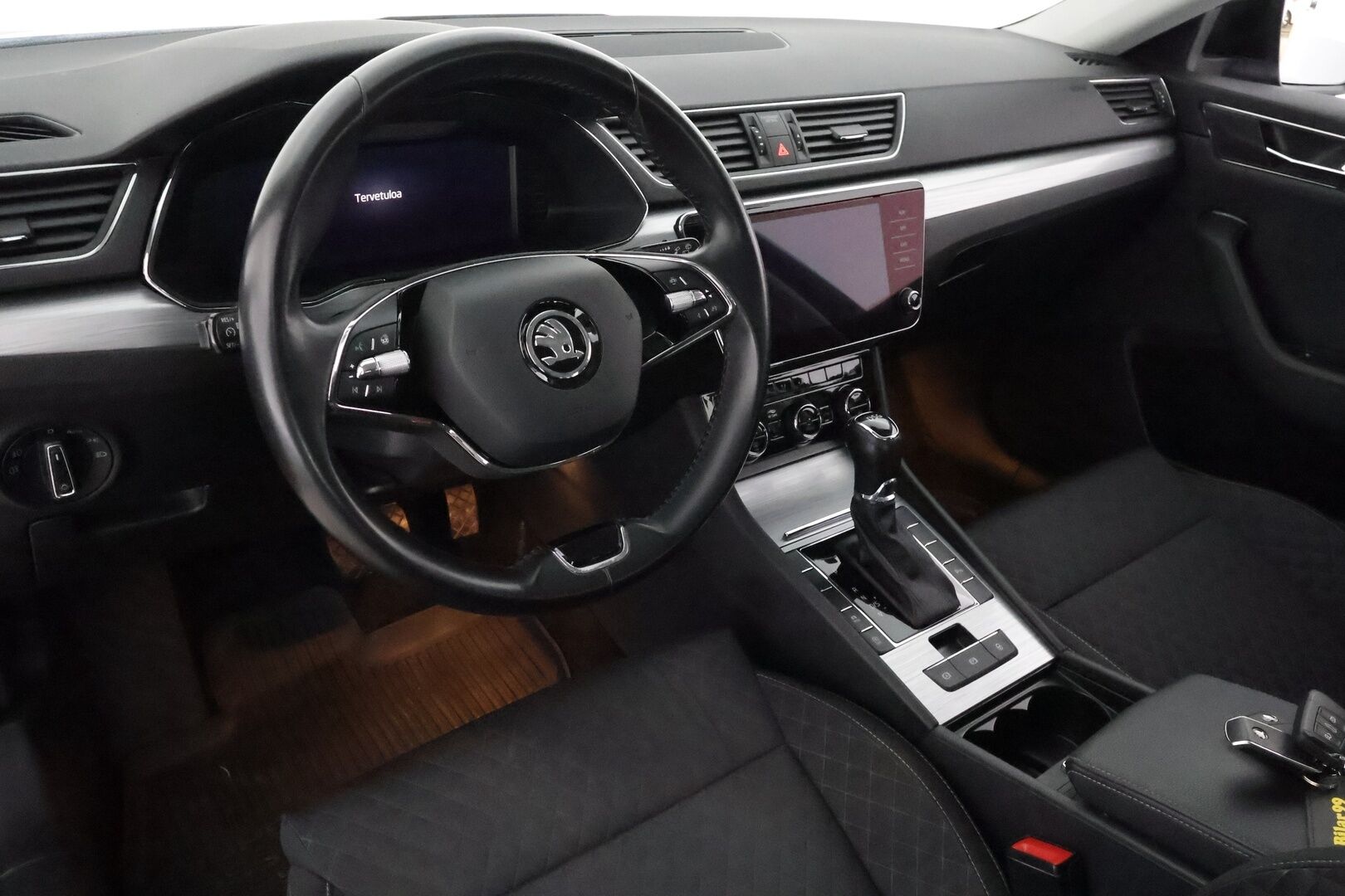 Skoda Superb 2022 Combi 2.0TDI 150 Ambition DSG - 1-om. Suomi-auto / Tutkat / Vakkari / Webasto / Koukku / KeylessGo / 2x renkaat / LED-valot