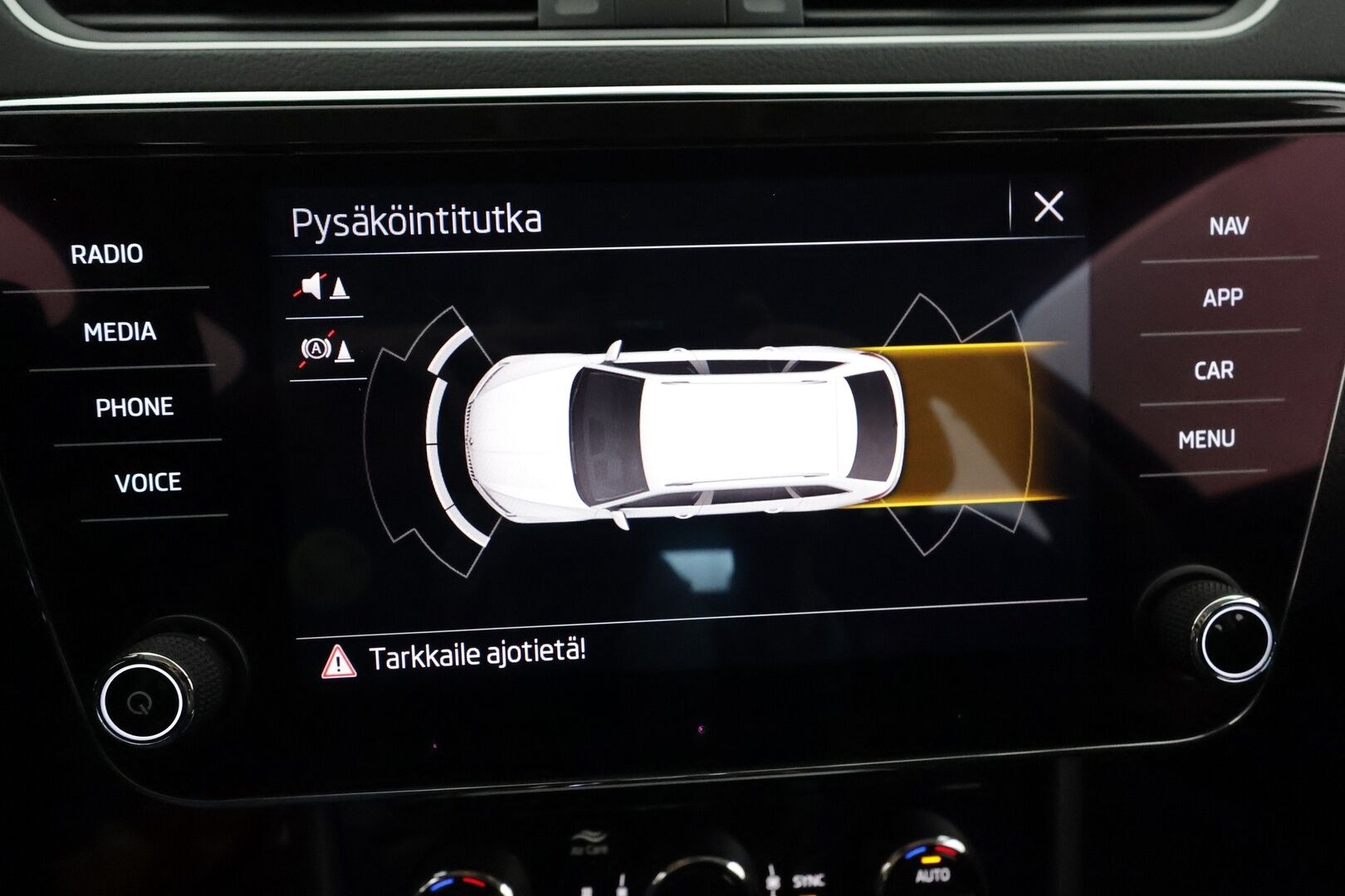 Skoda Superb 2022 Combi 2.0TDI 150 Ambition DSG - 1-om. Suomi-auto / Tutkat / Vakkari / Webasto / Koukku / KeylessGo / 2x renkaat / LED-valot