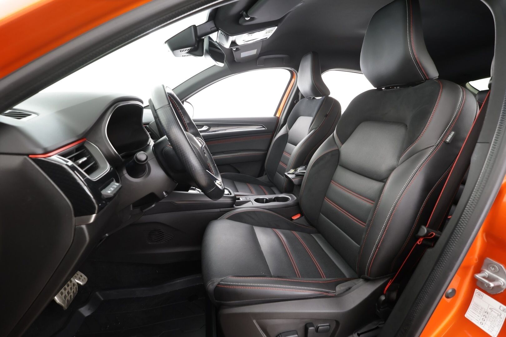 Renault Arkana 2023 E-TECH 145 Hybrid R.S. Line * Sisätilanlämmitin / ACC / LED / P.Kamera / Nahkaverhoilu / Kaistavahti / Navi * - Suomi-auto / Kahdet renkaat aluvanteilla