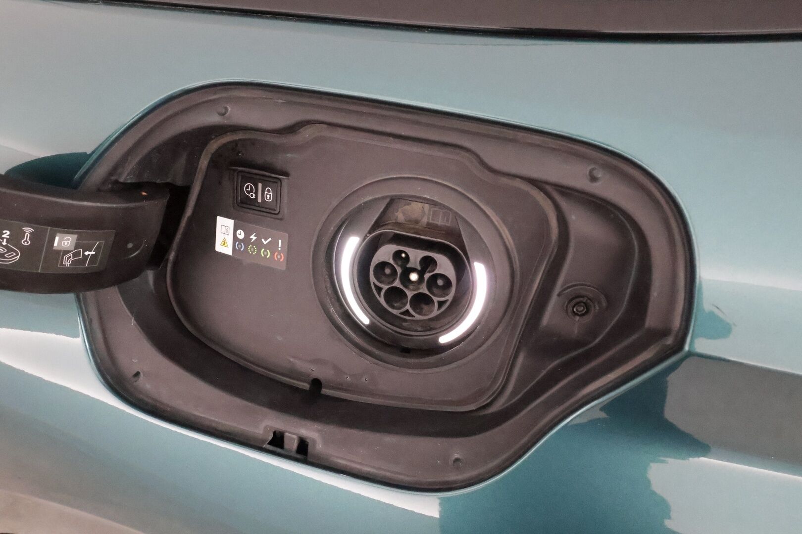 Peugeot 308 2023 SW Allure Pack Launch Edition Hybrid 180 EAT8 *Adapt.vakkari / AGR-istuin / Digimittaristo / Apple&Android / Vetokoukku / P-Kamera* - Suomi-auto / Merkkihuollettu / 2x vanteet