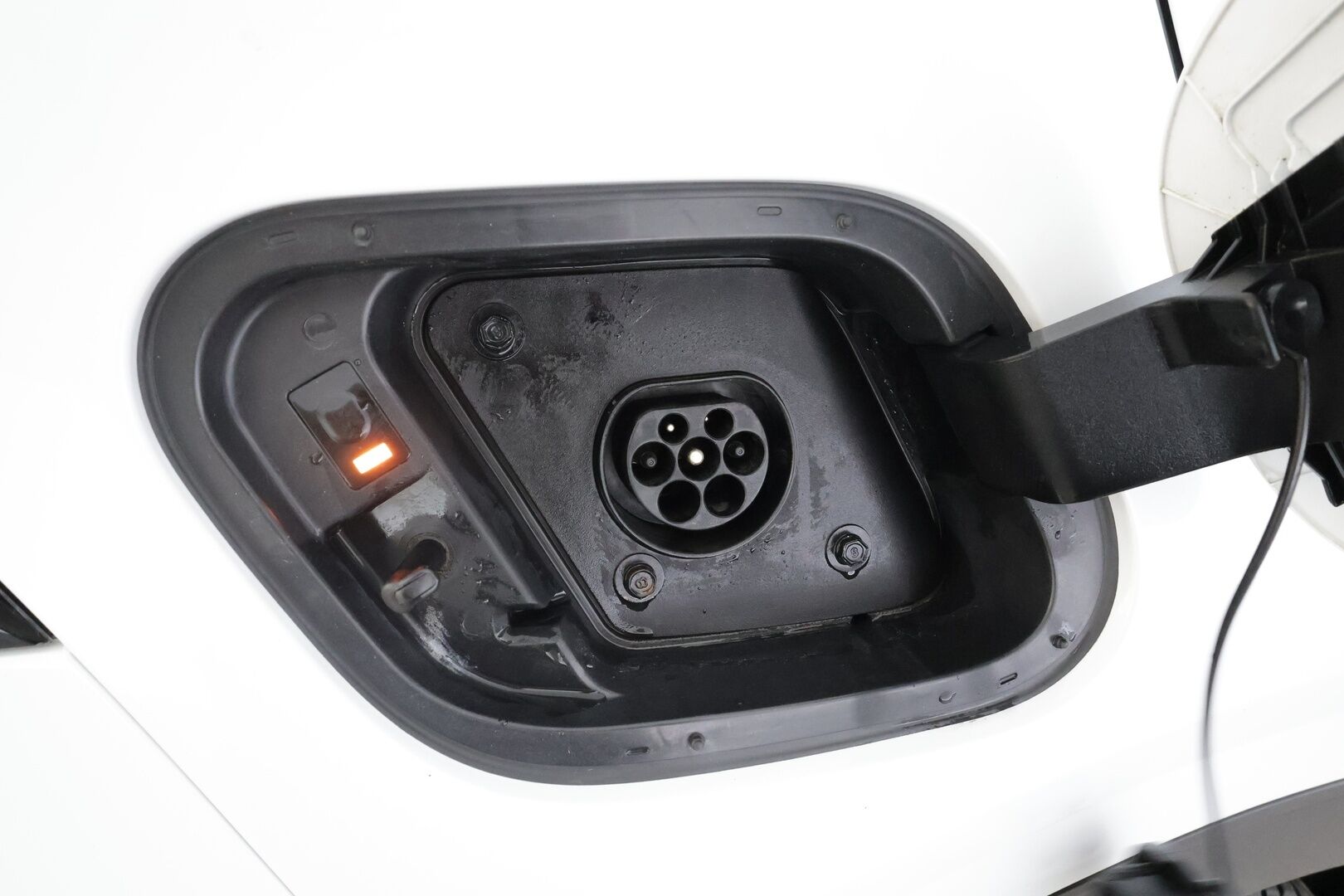 Kia Sportage 2022 1,6 T-GDI AWD Plug-in Hybrid Business Premium Edition AT 265hv * ACC / 360° / LED / Navi / Sähköpenkit * - Lohkolämmitin / KeylessGo / Kahdet renkaat aluvanteilla / Merkkihuollettu - HULLU BLACKWEEK KORKOTARJOUS 2,49%