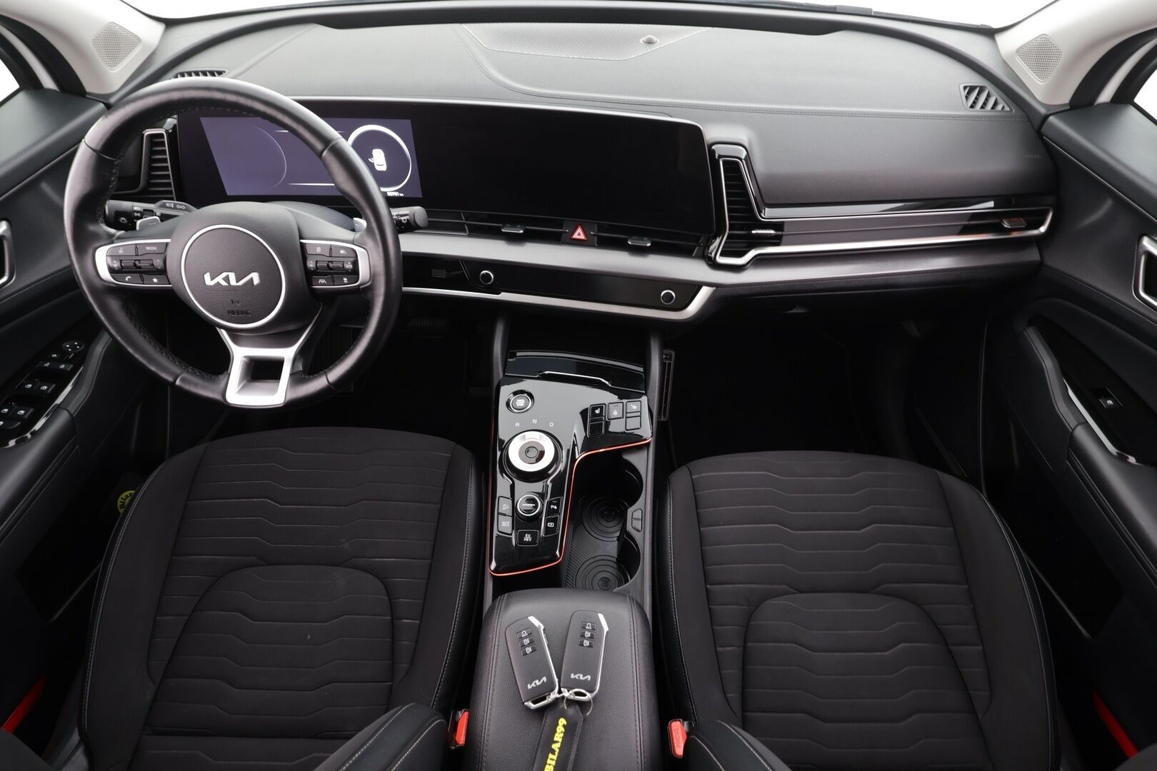 Kia Sportage 2022 1,6 T-GDI AWD Plug-in Hybrid Business Premium Edition AT 265hv * ACC / 360° / LED / Navi / Sähköpenkit * - Lohkolämmitin / KeylessGo / Kahdet renkaat aluvanteilla / Merkkihuollettu - HULLU BLACKWEEK KORKOTARJOUS 2,49%