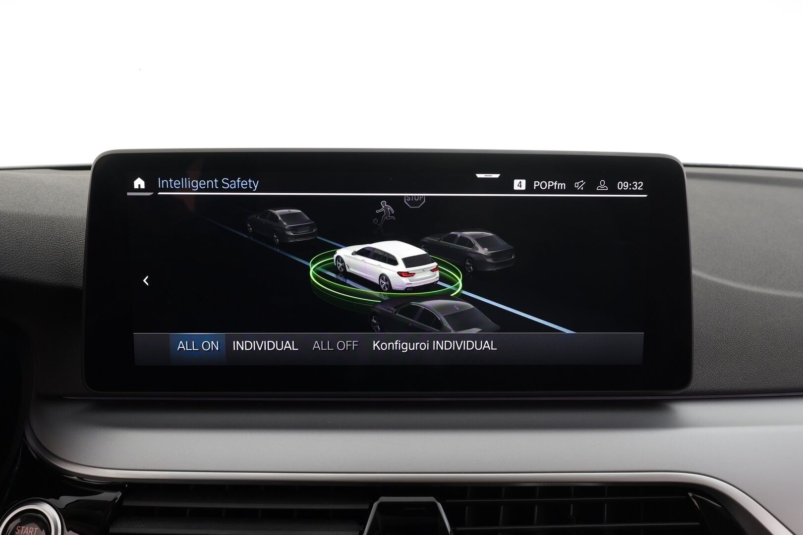 BMW 530 2023 G31 Touring 530e xDrive A Charged Edition * ACC / P.kamera / Adapt.LED / Hifi / Koukku / Comfort Access / Sporttinahat * - 1.Om Suomi-auto / Akku kuntotarkastettu / Kahdet renkaat aluvanteilla / Merkkihuollettu