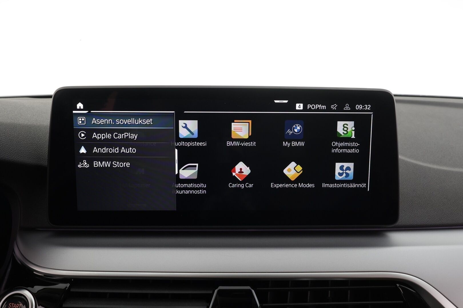 BMW 530 2023 G31 Touring 530e xDrive A Charged Edition * ACC / P.kamera / Adapt.LED / Hifi / Koukku / Comfort Access / Sporttinahat * - 1.Om Suomi-auto / Akku kuntotarkastettu / Kahdet renkaat aluvanteilla / Merkkihuollettu