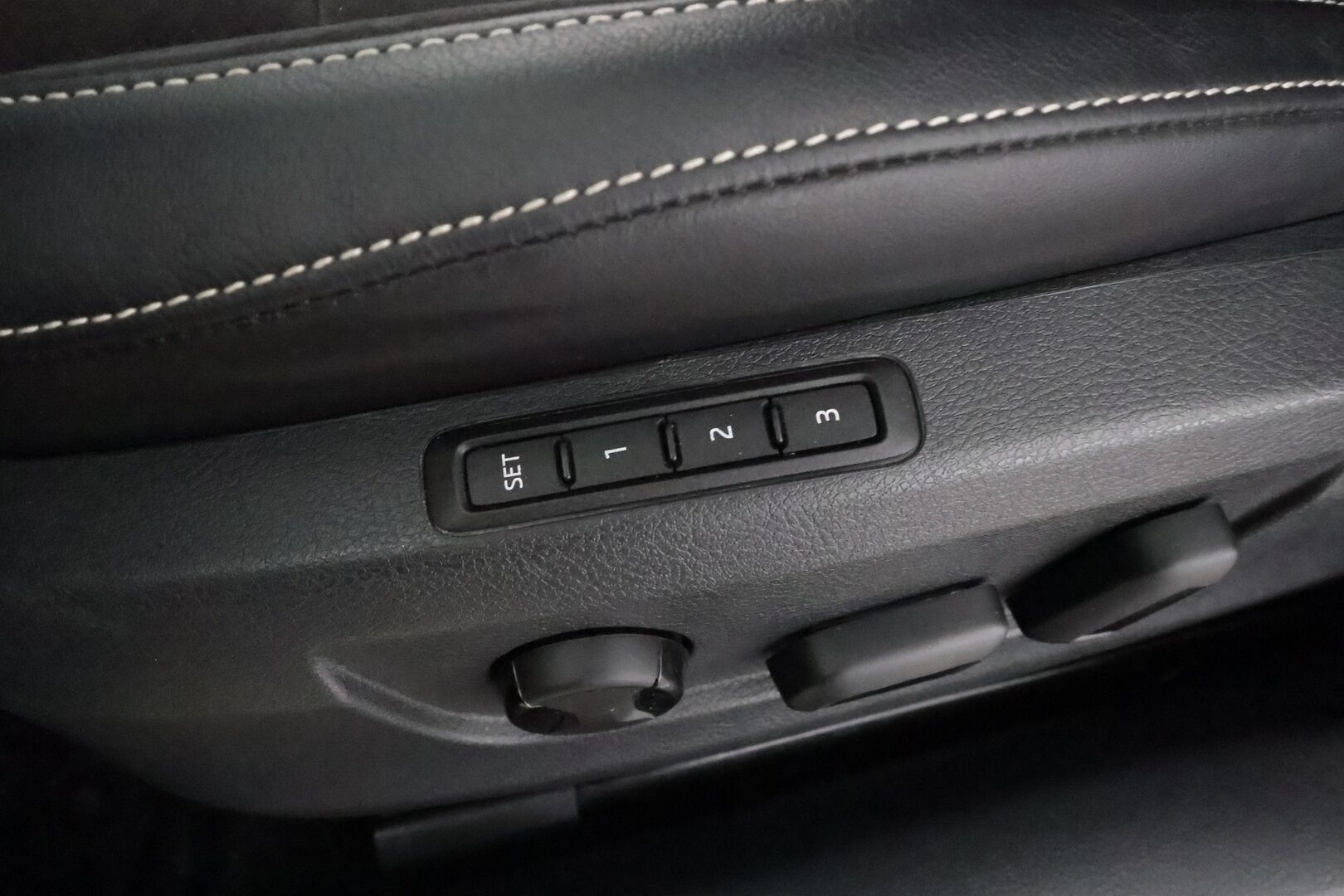 Skoda Superb 2023 2.0 TSI 190 Style DSG Autom. * ACC / Webasto / Koukku / Muistipenkit / P.kamera / Apple&Android* - 1.Om Suomi-auto / Kahdet Renkaat