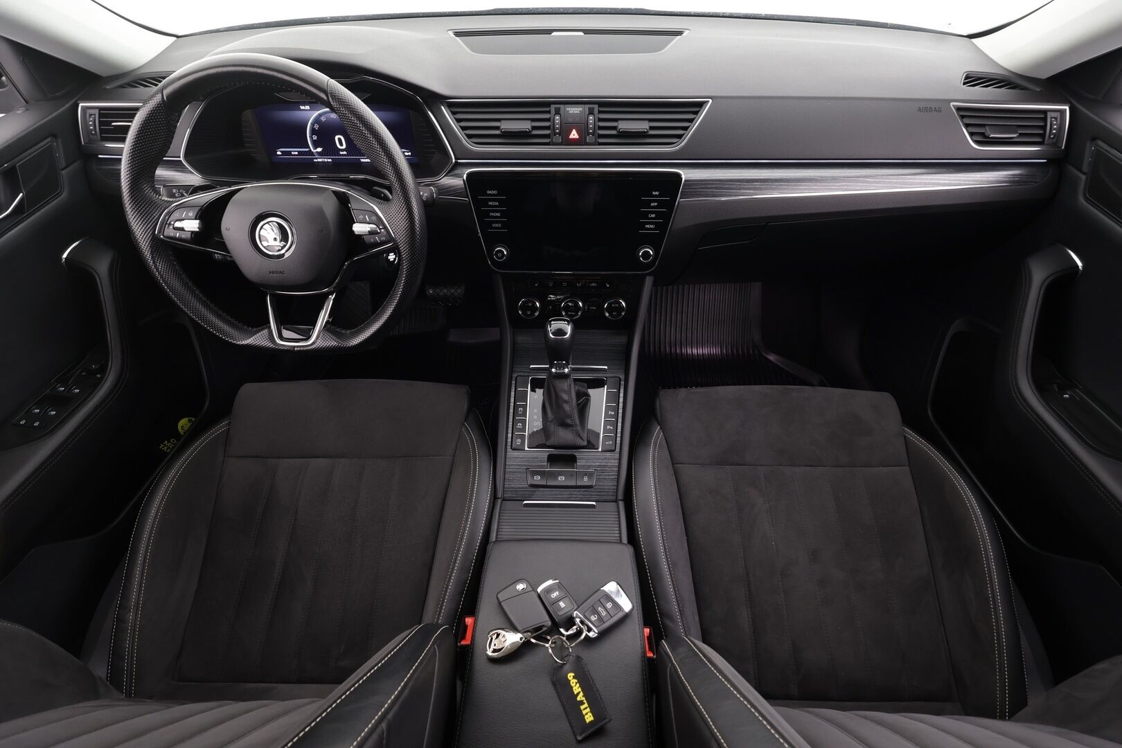 Skoda Superb 2023 2.0 TSI 190 Style DSG Autom. * ACC / Webasto / Koukku / Muistipenkit / P.kamera / Apple&Android* - 1.Om Suomi-auto / Kahdet Renkaat